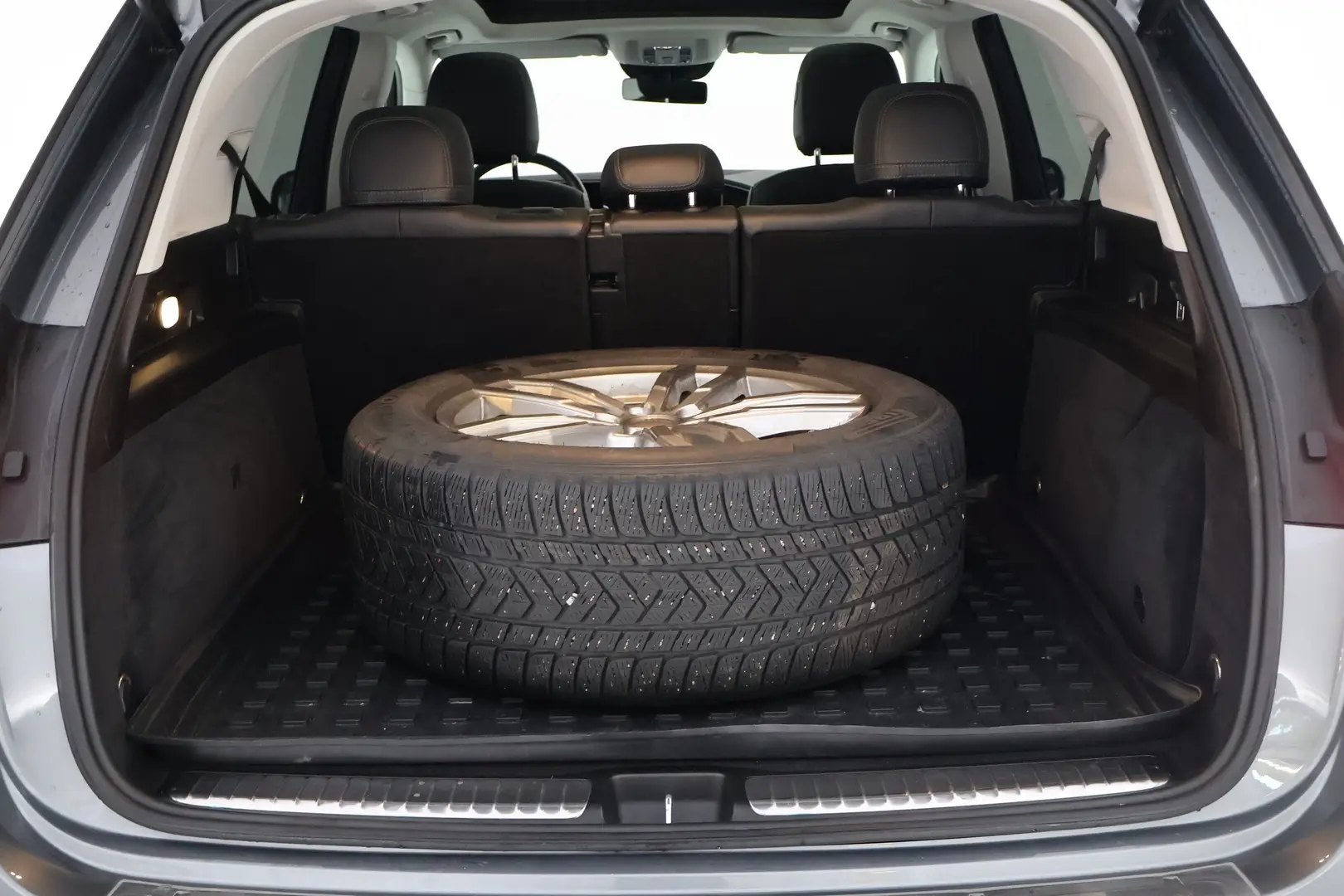 Car Image - 5vou8D39ZXgGYyjHpMGbuX