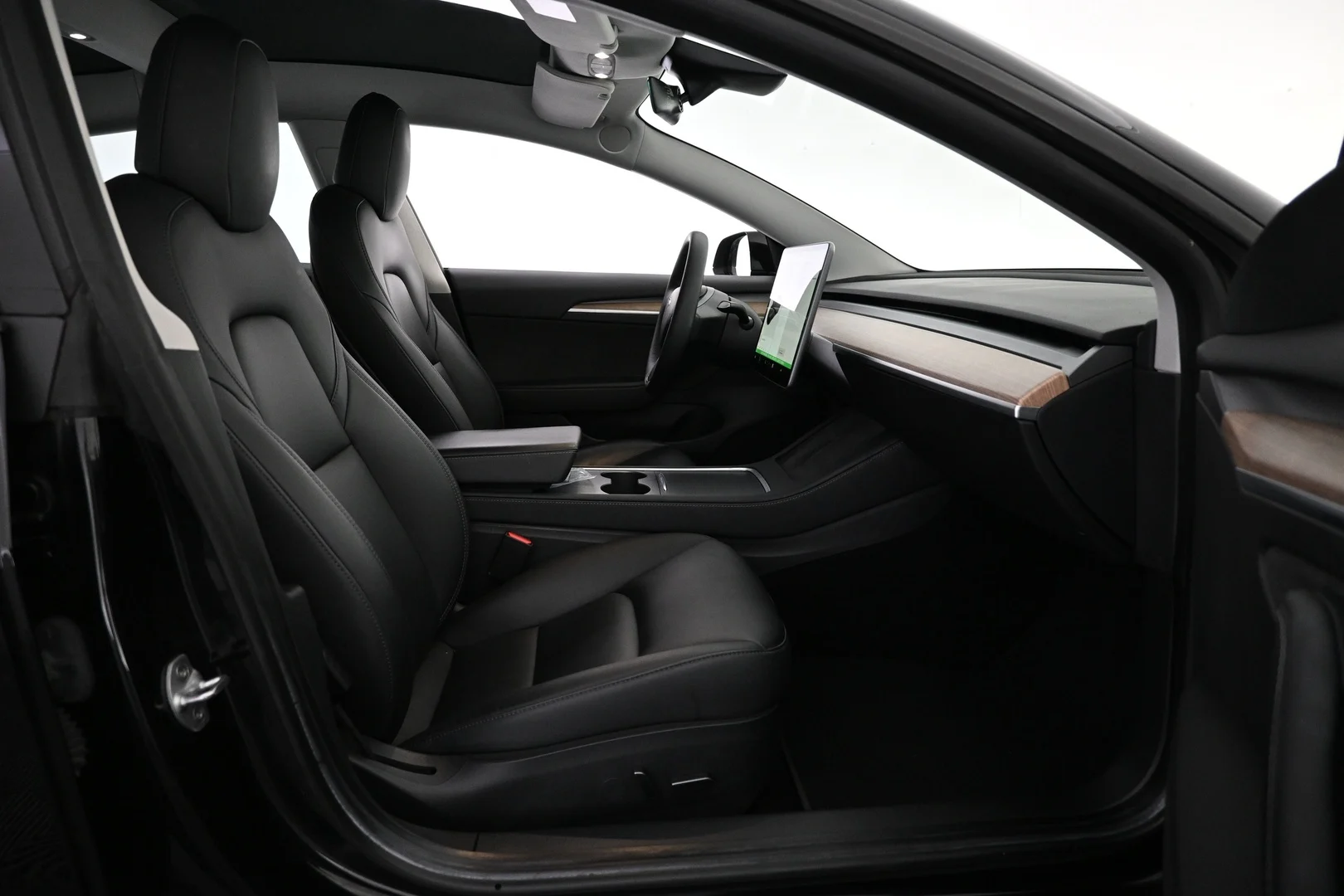 Car Image - 1ZE0K7wES0g2EK3ebDVOGC