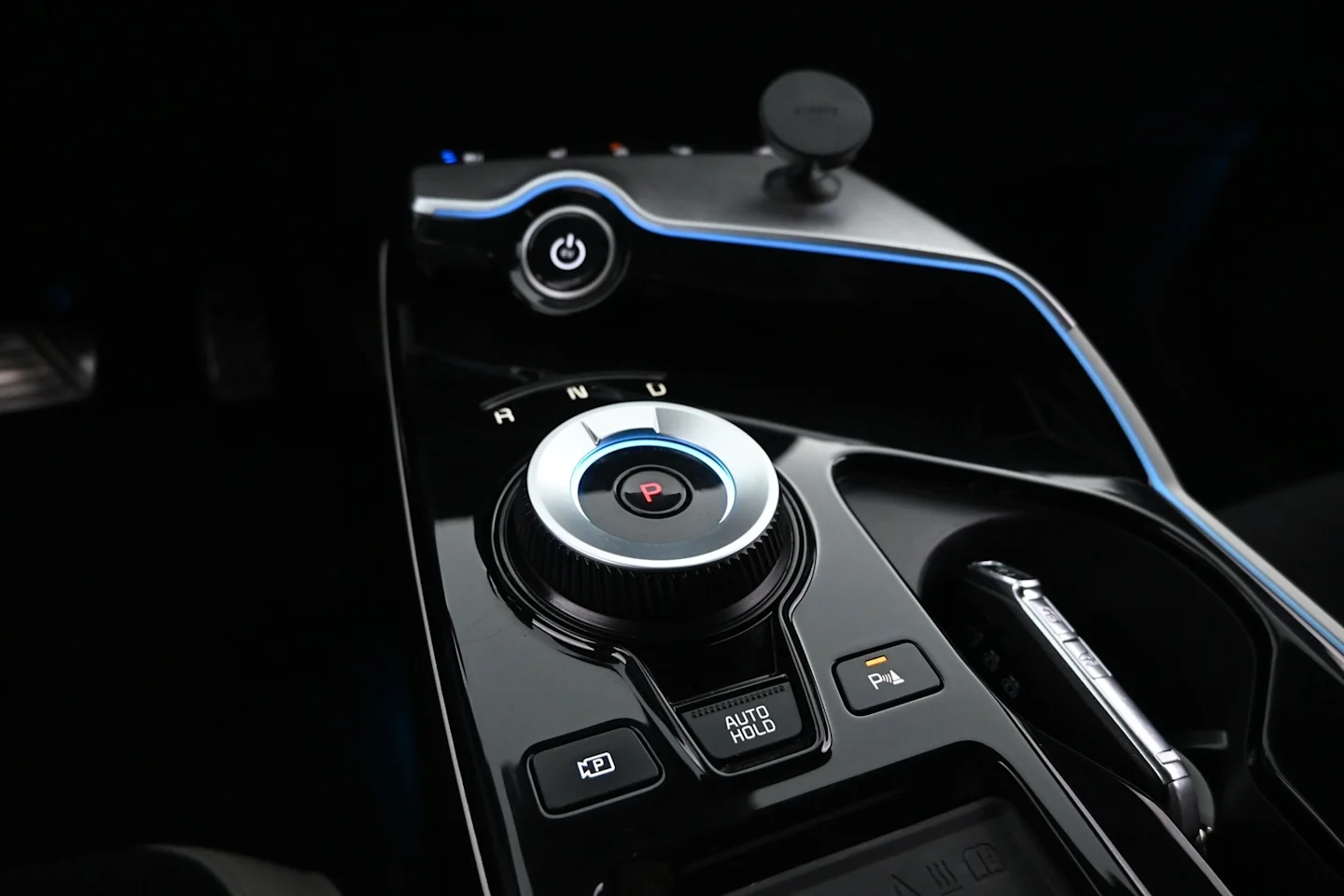 Car Image - 6LWVnq3U9ZNLpIZk9Iqvgd
