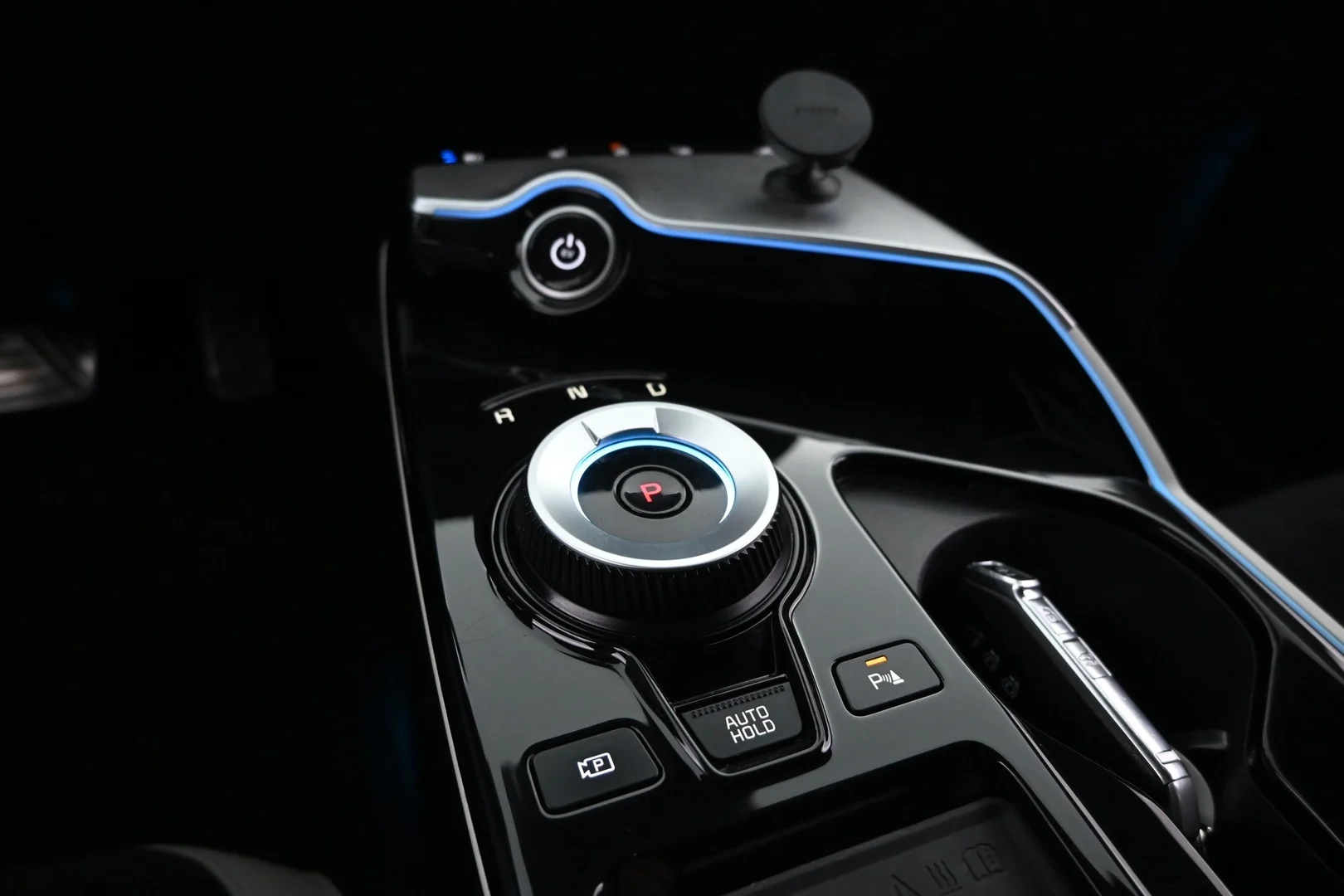 Car Image - 6LWVnq3U9ZNLpIZk9Iqvgd
