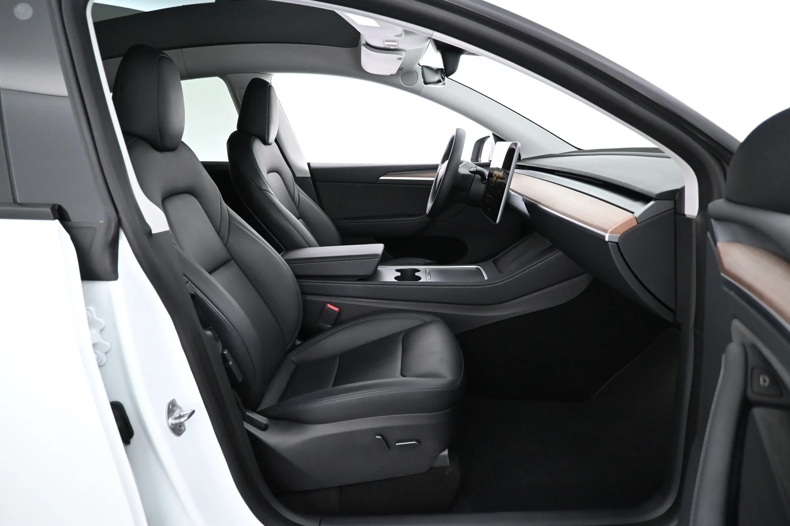 Car Image - 2VPTQ06uXZb2V5IBTT32Tu