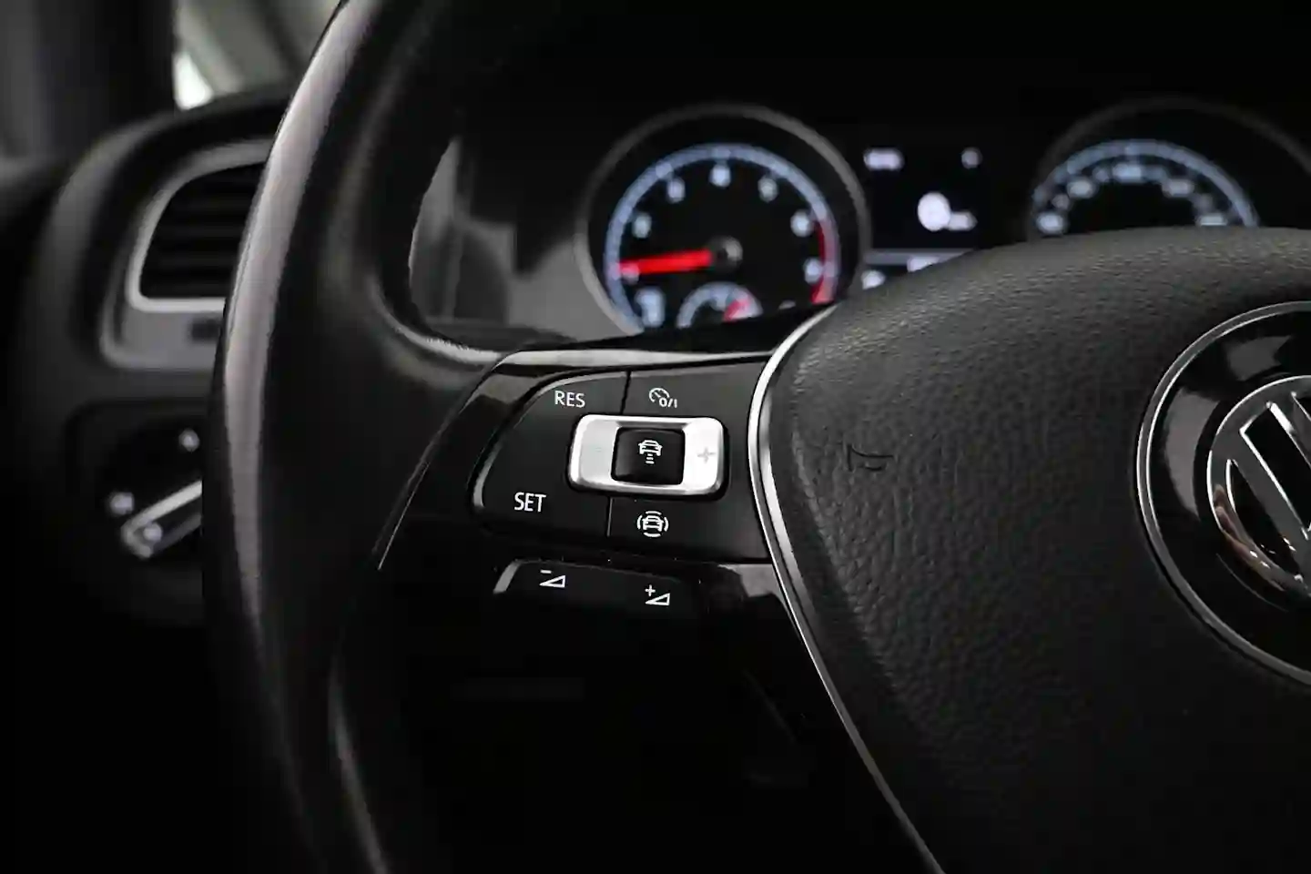 Car Image - 2DR7Ow70Xvn5tIHEfbgVDG