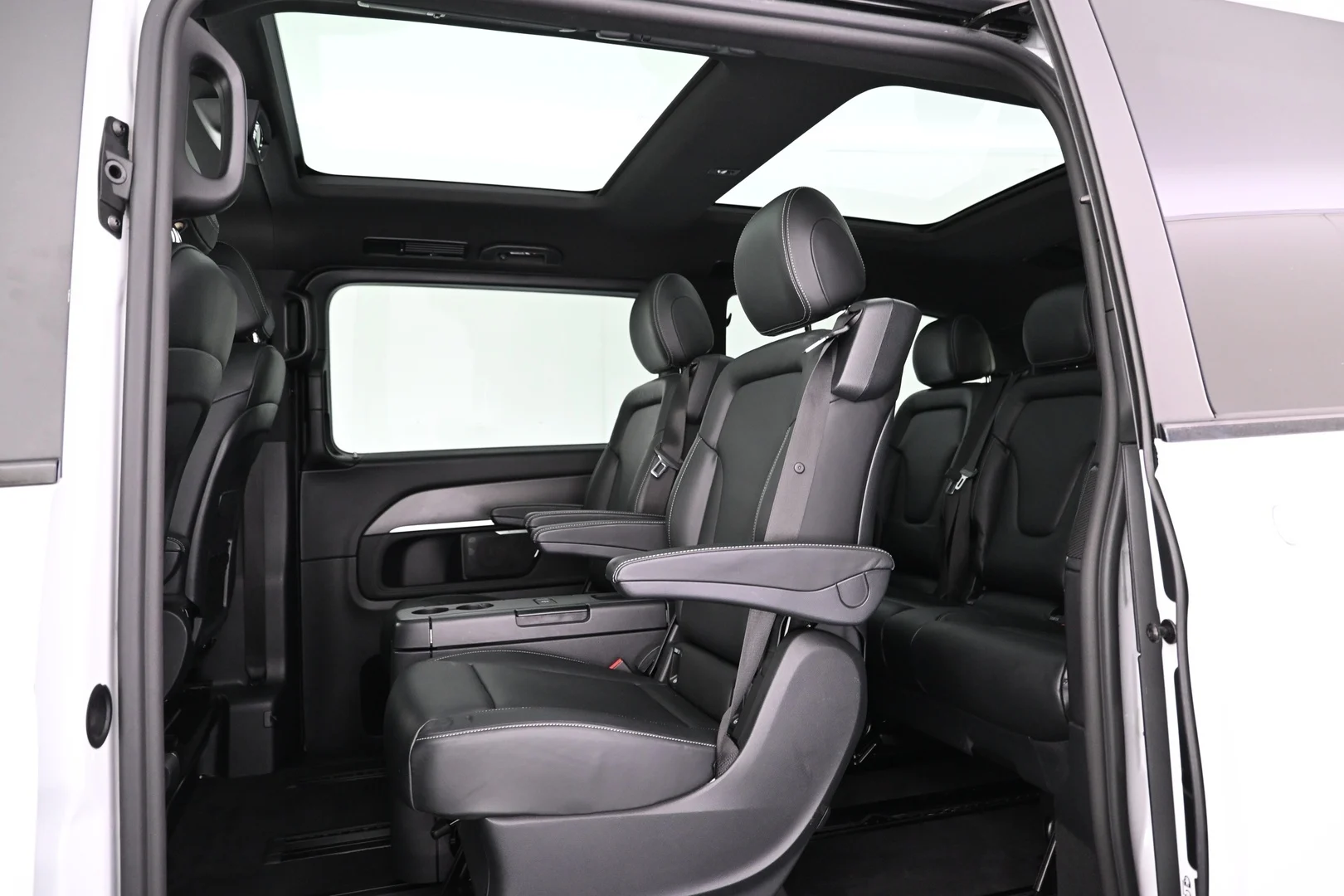 Car Image - 7skbhjry1touGIg4C16vKD