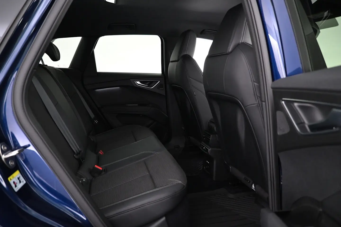Car Image - 4wL9DkUpkbx8SNqcIO1C25