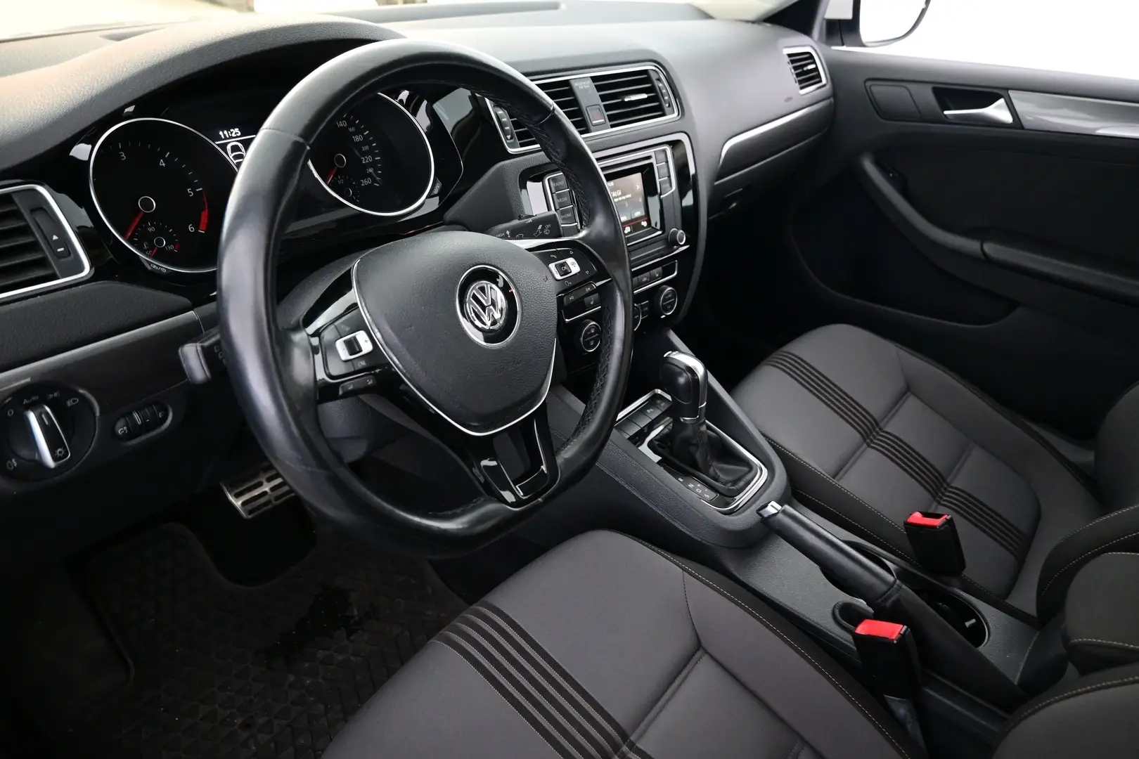 Car Image - 6NVBsqQZGOzp2uiCfmhnqj