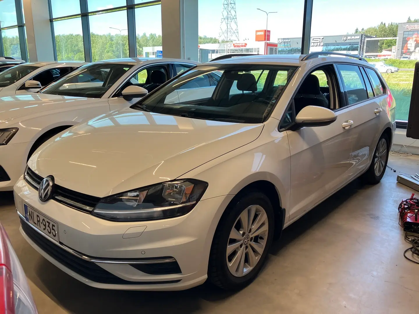 Car Image - 3pn8YRoQdVgMsecVoDpmxO