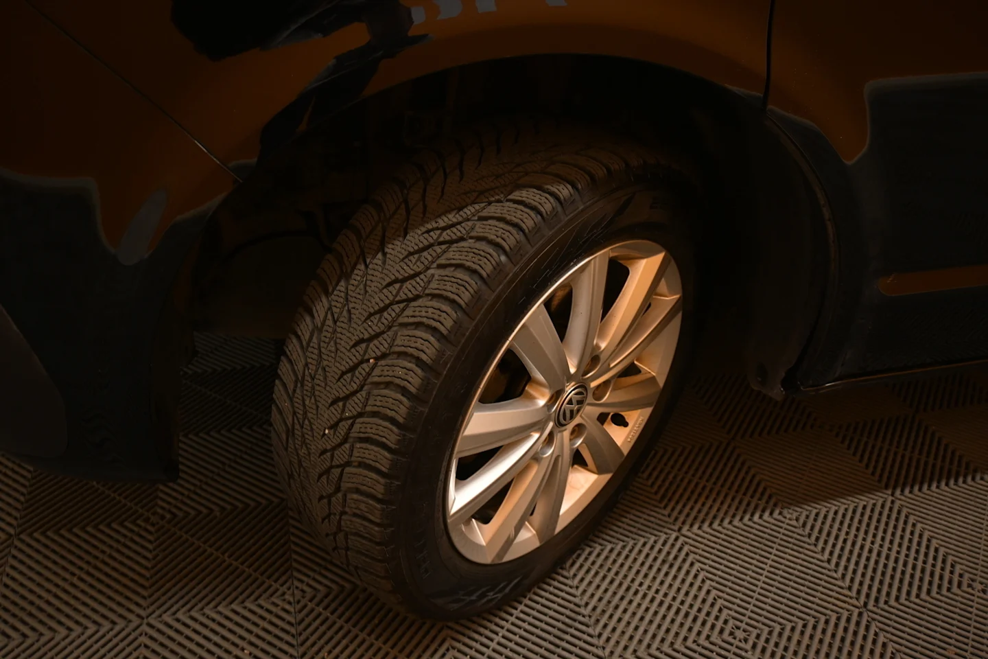 Car Image - 1WtrUIRgO7mnG5b97D6WgN