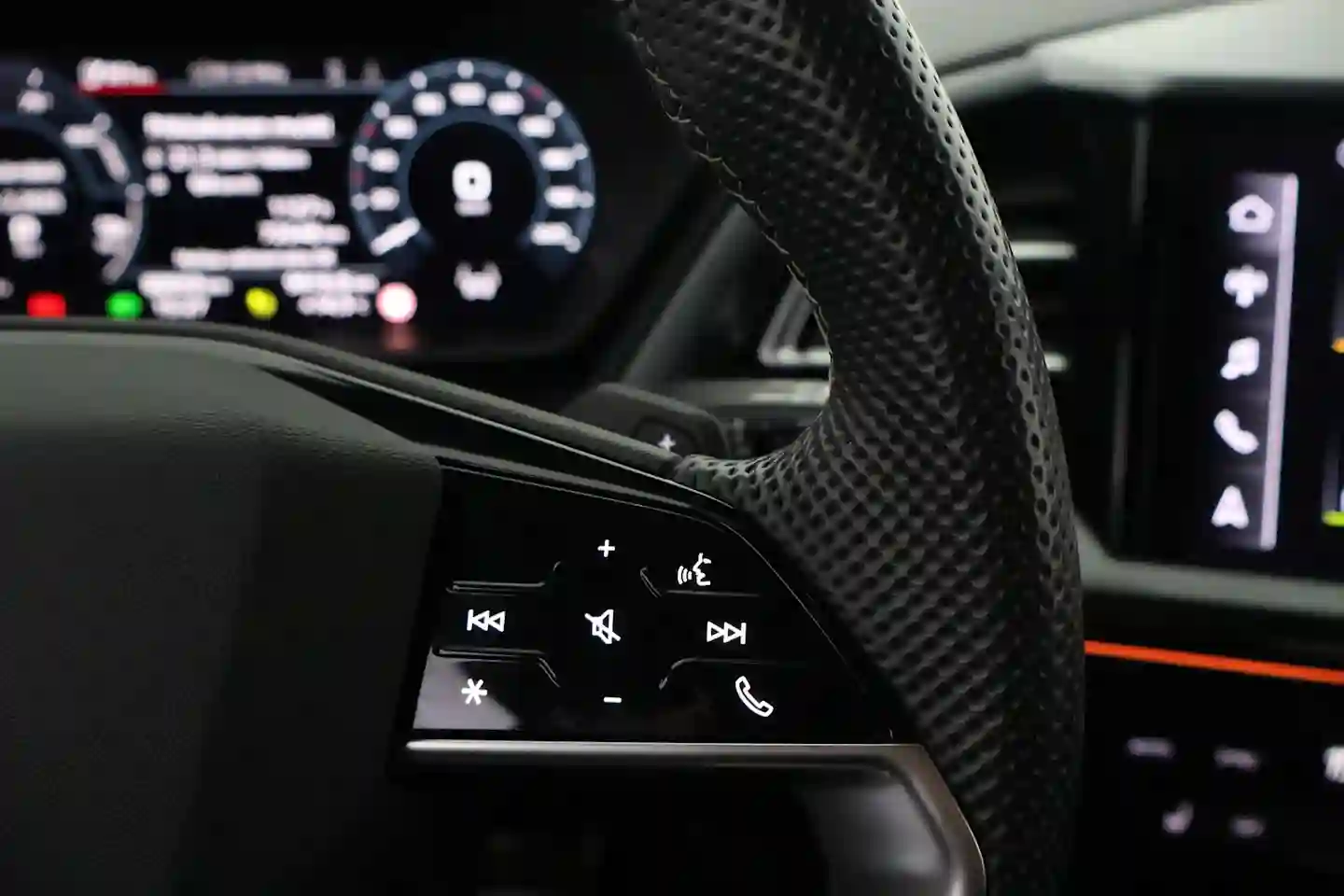 Car Image - 6cuuNZ3IuuTVaohAt8hWCa