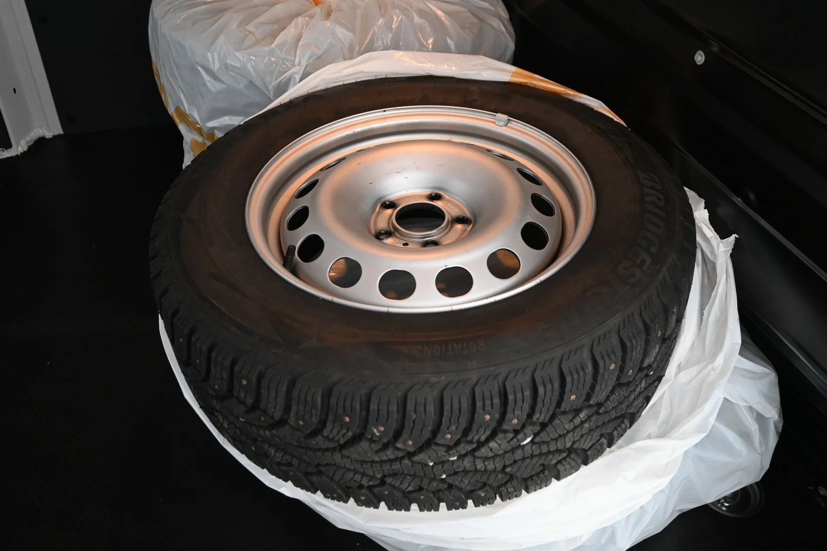Car Image - cPWuGG2kYRXDJAqzdHsfv