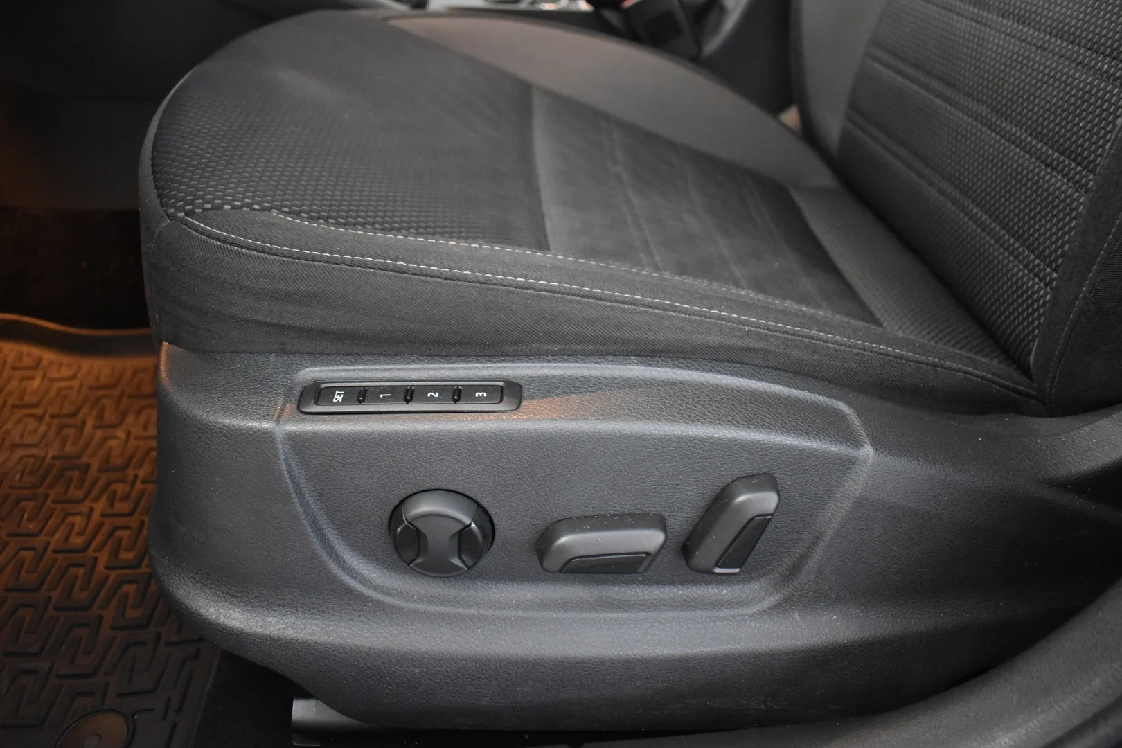 Car Image - 1RRDvWhXzjivCaJk5Yz4zn