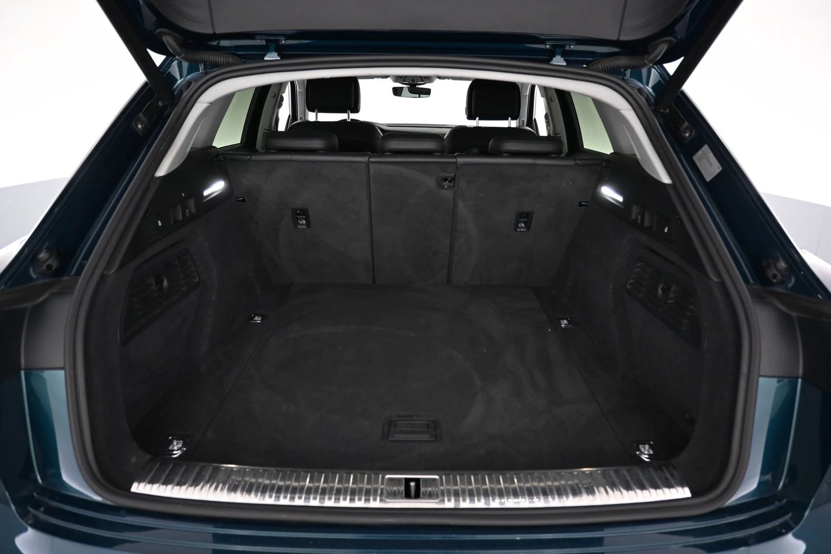 Car Image - 3e1CtiM7pKkAdicfGCBMI3
