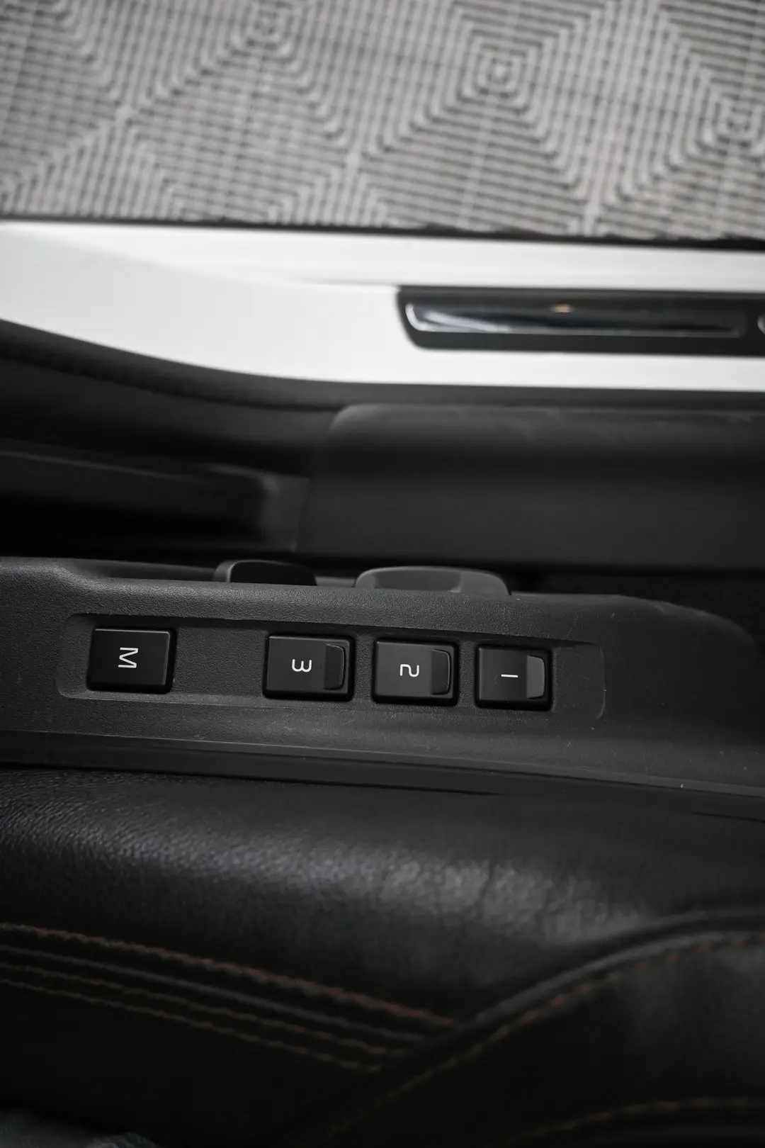 Car Image - S1QJ1eClYeA9gO94N4FMJ