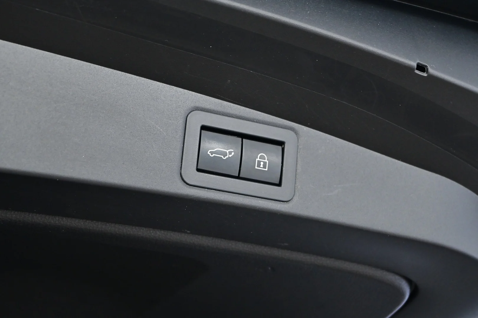 Car Image - 1G9OY6wA5ECYGf7NfZENUx