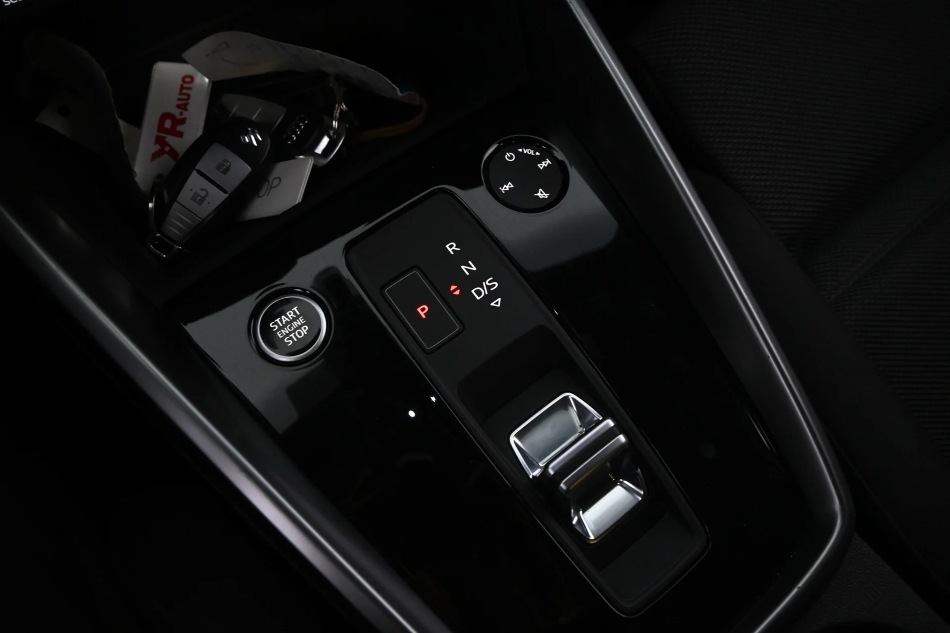 Car Image - 3dYVgpSwDwG04my8gjtdw9