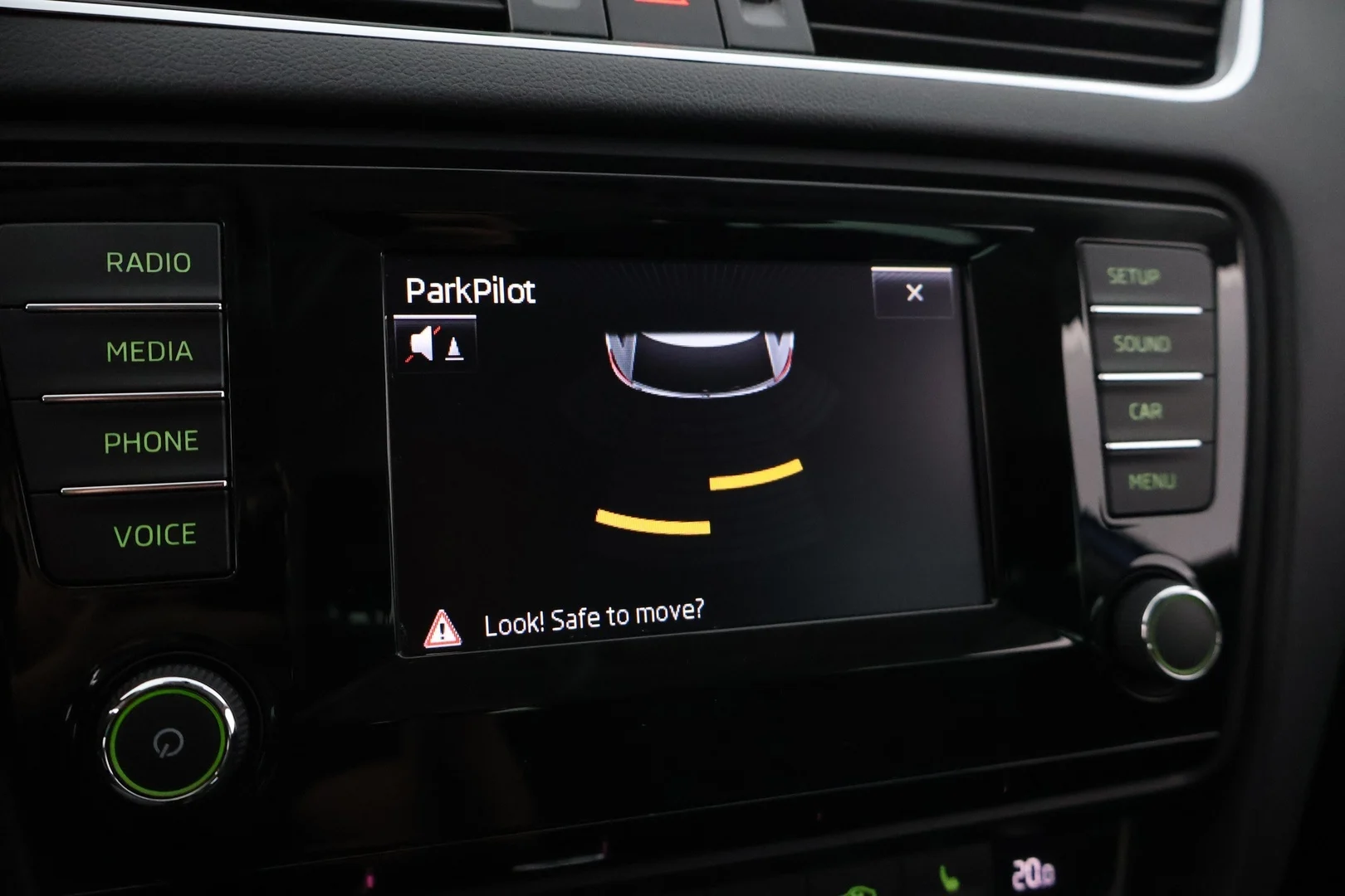 Car Image - 6Lm6AhTGhhcbybnQITl4iu