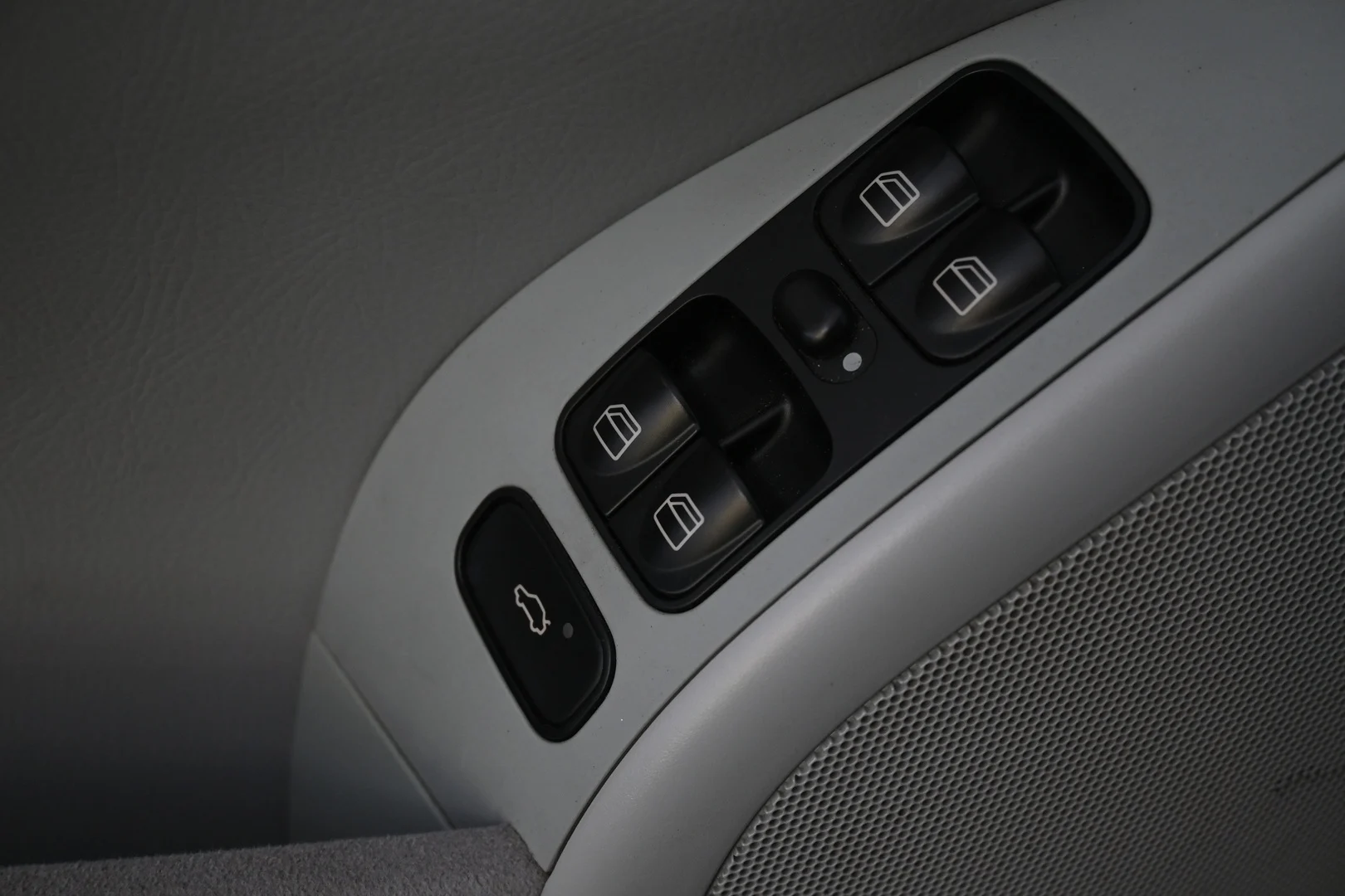 Car Image - 4V7nJNrYnd6tFV0SDgCmUy
