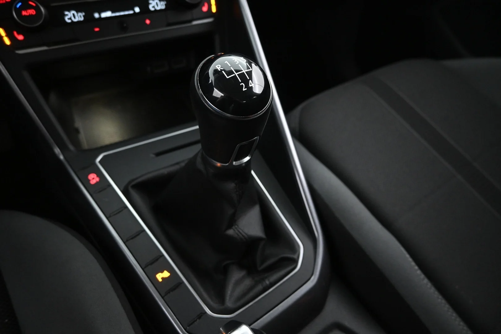 Car Image - 5pBjVYLV2tlfzctIghfuFT