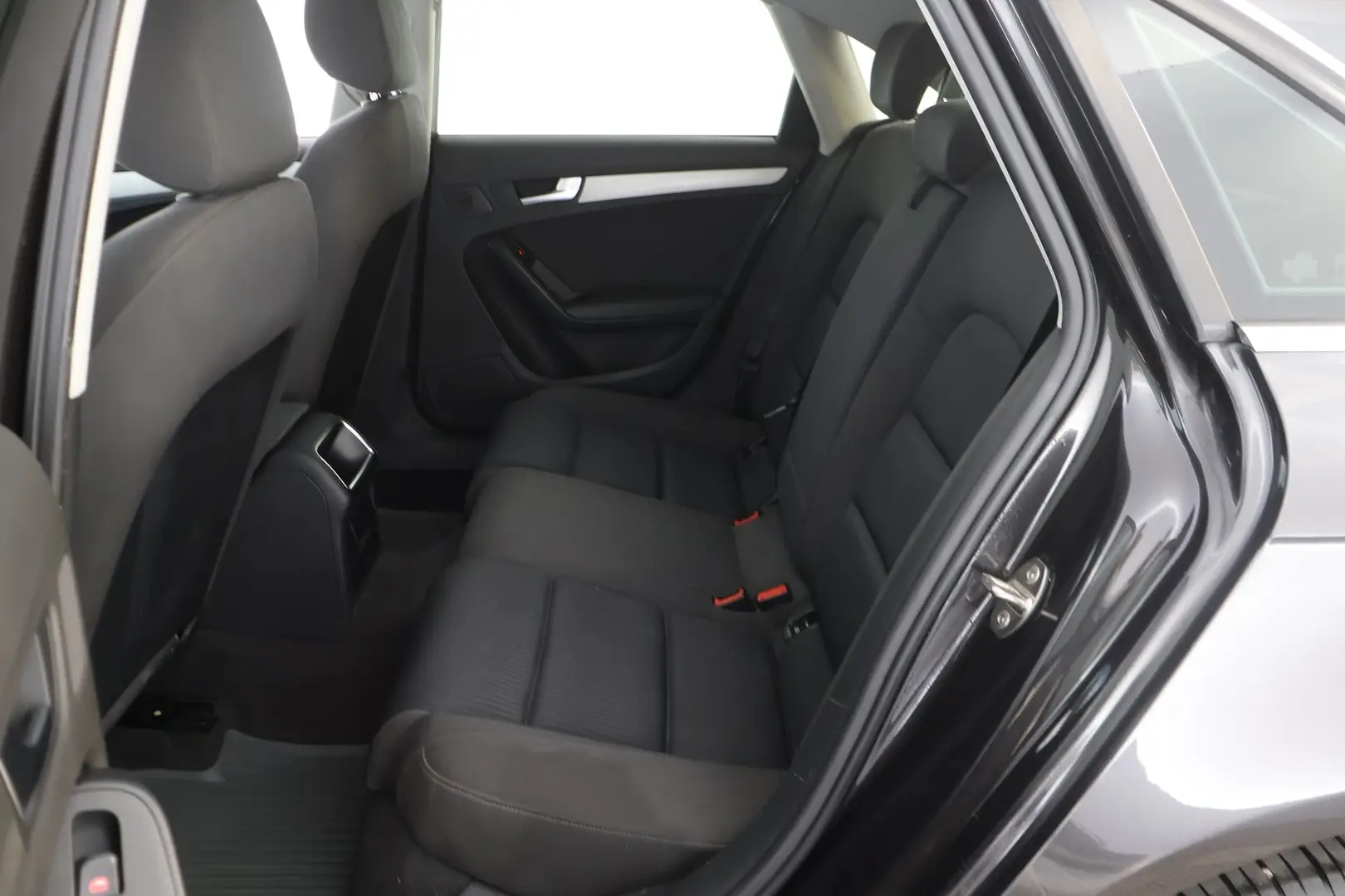 Car Image - 5pWUf4SMECZ8mluCS7VUTQ