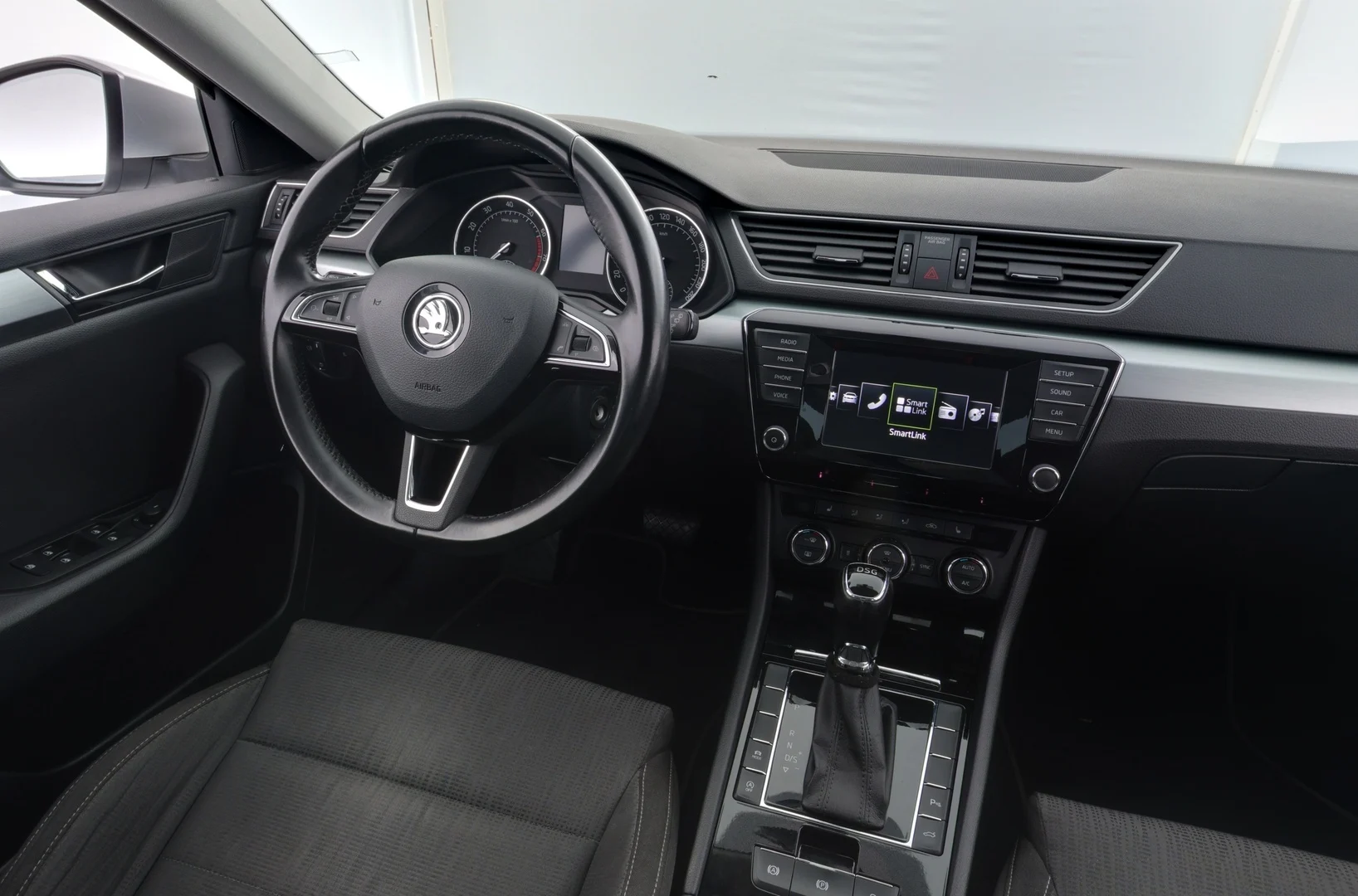 Car Image - 6XZVtdzalnVcU9aAkWDR0P