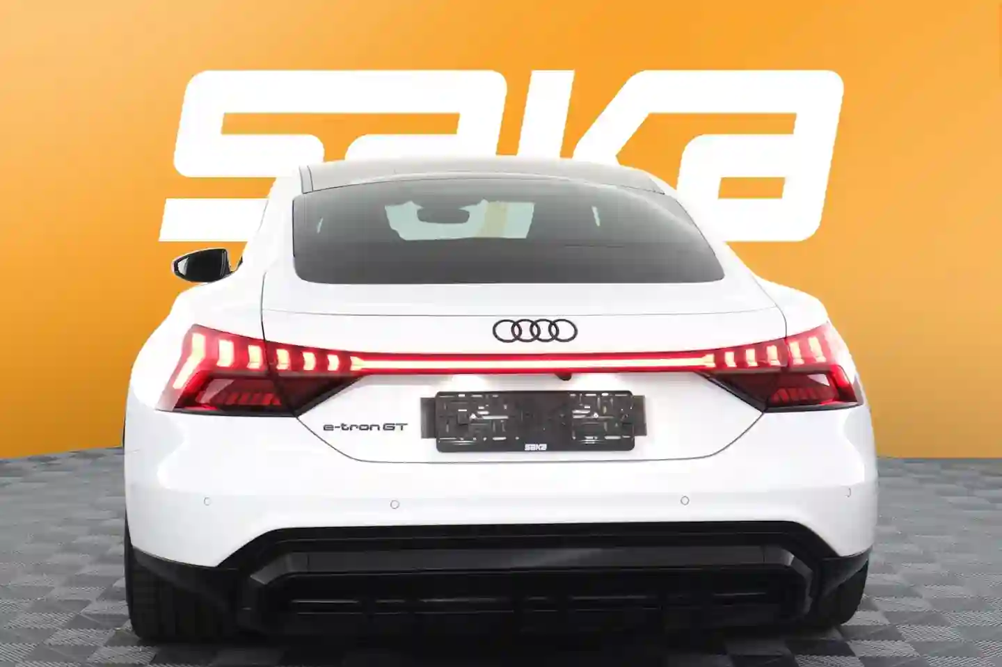 Car Image - 1dnZDa7Gf26mg8YeYR7d3u
