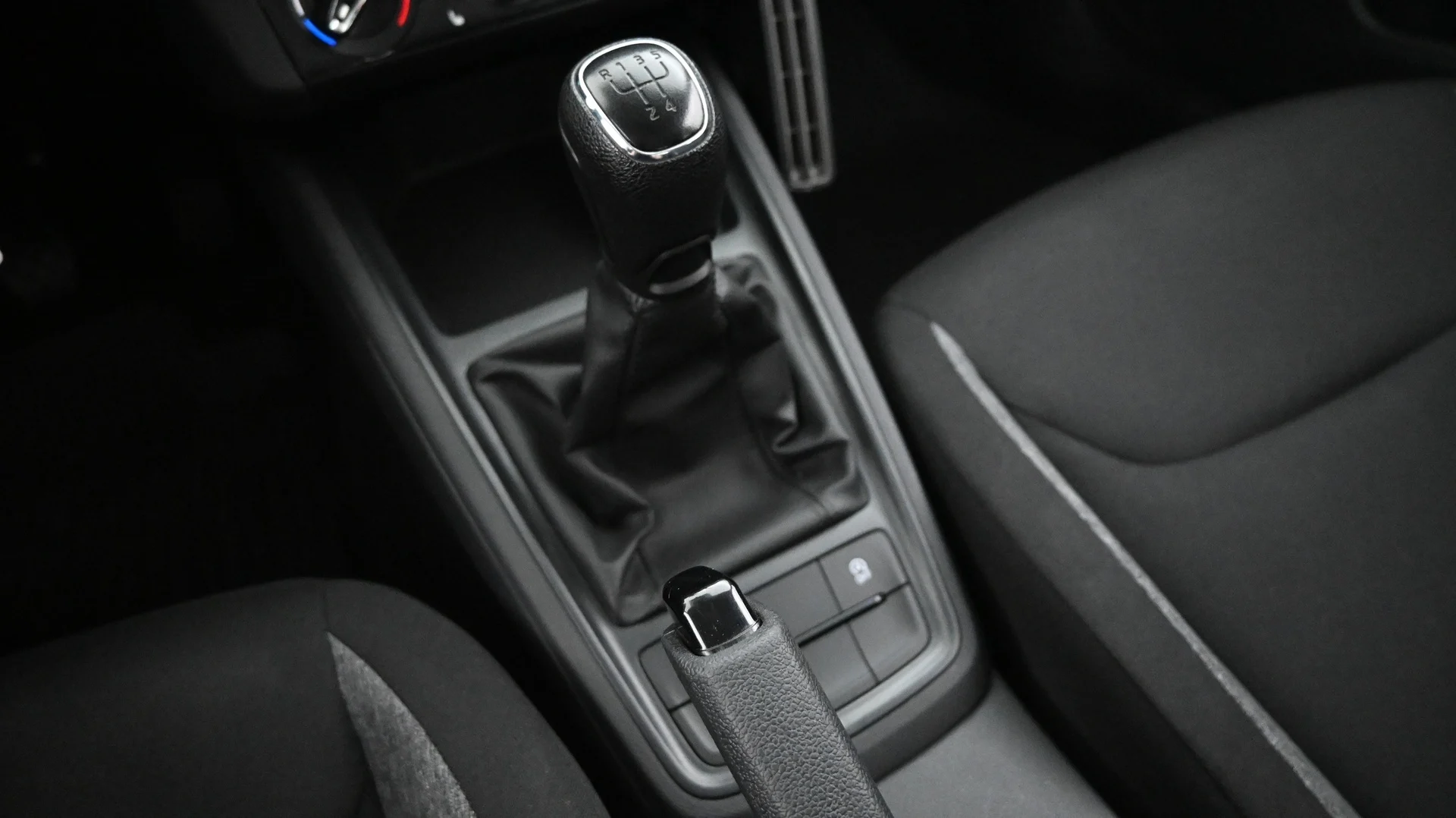 Car Image - 2bIPApfZgccO0YqcXAd8bm