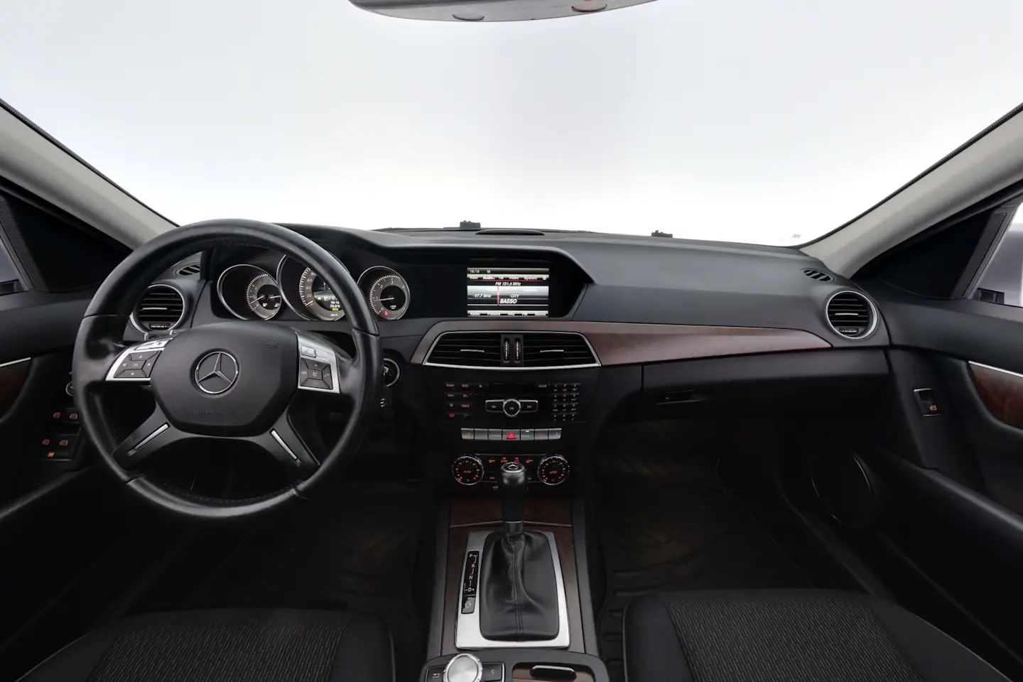 Car Image - 2nVkxbRWTzpZ7IR2moNT4Y