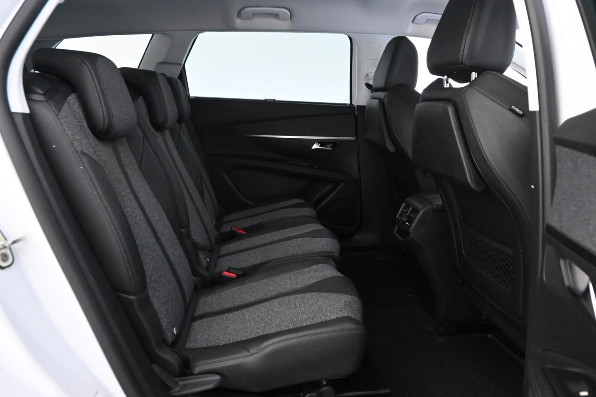 Car Image - 6qxDEUhnTEsA4BXGzlFR2f
