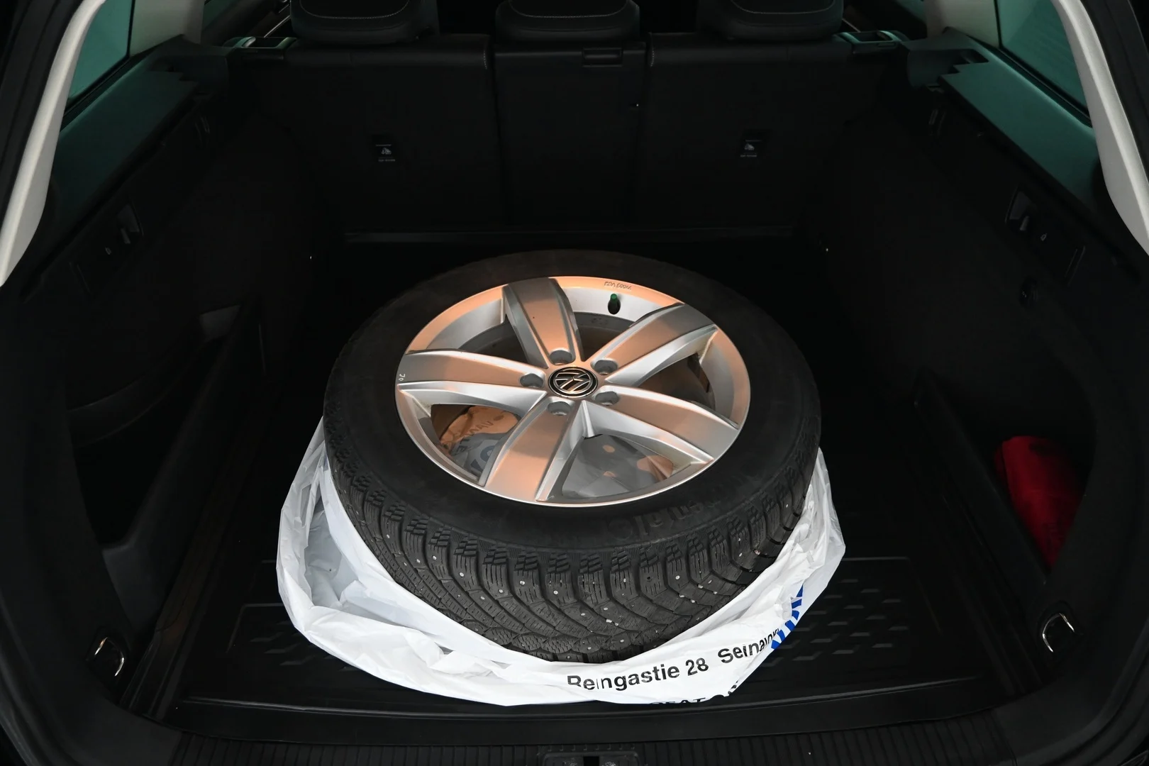Car Image - 6MhTJwoUMS6uhFL42HT9AQ