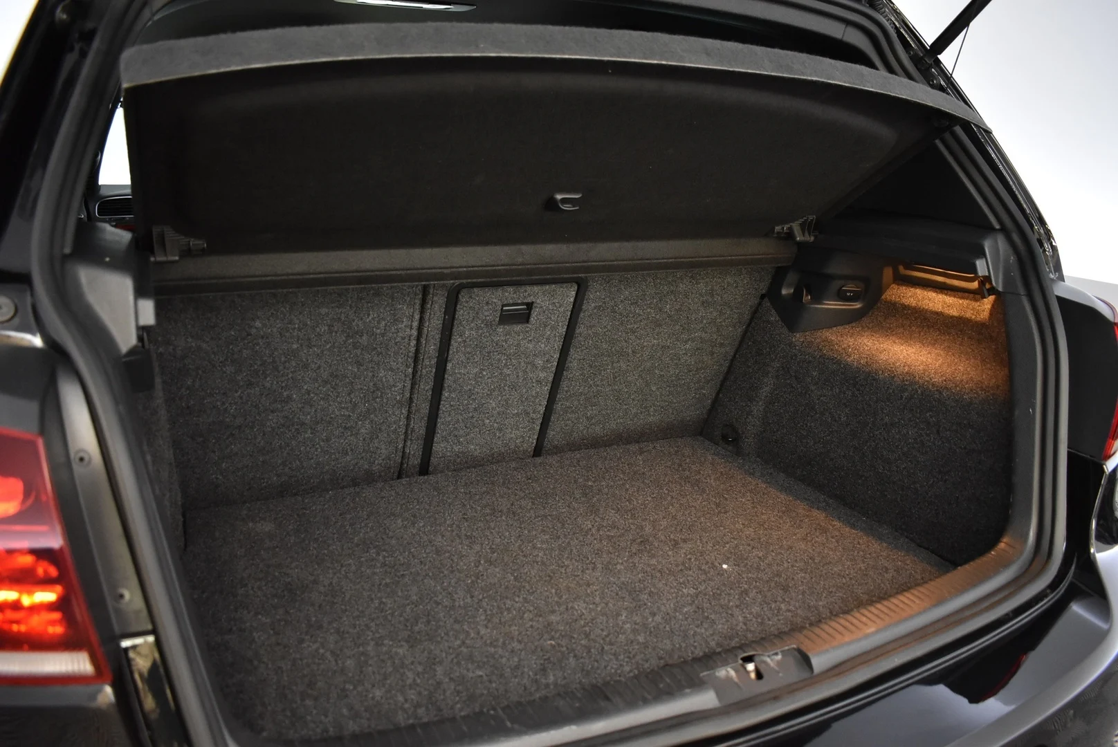 Car Image - 45VU7Fmcc1Tux0wrDwlVU6