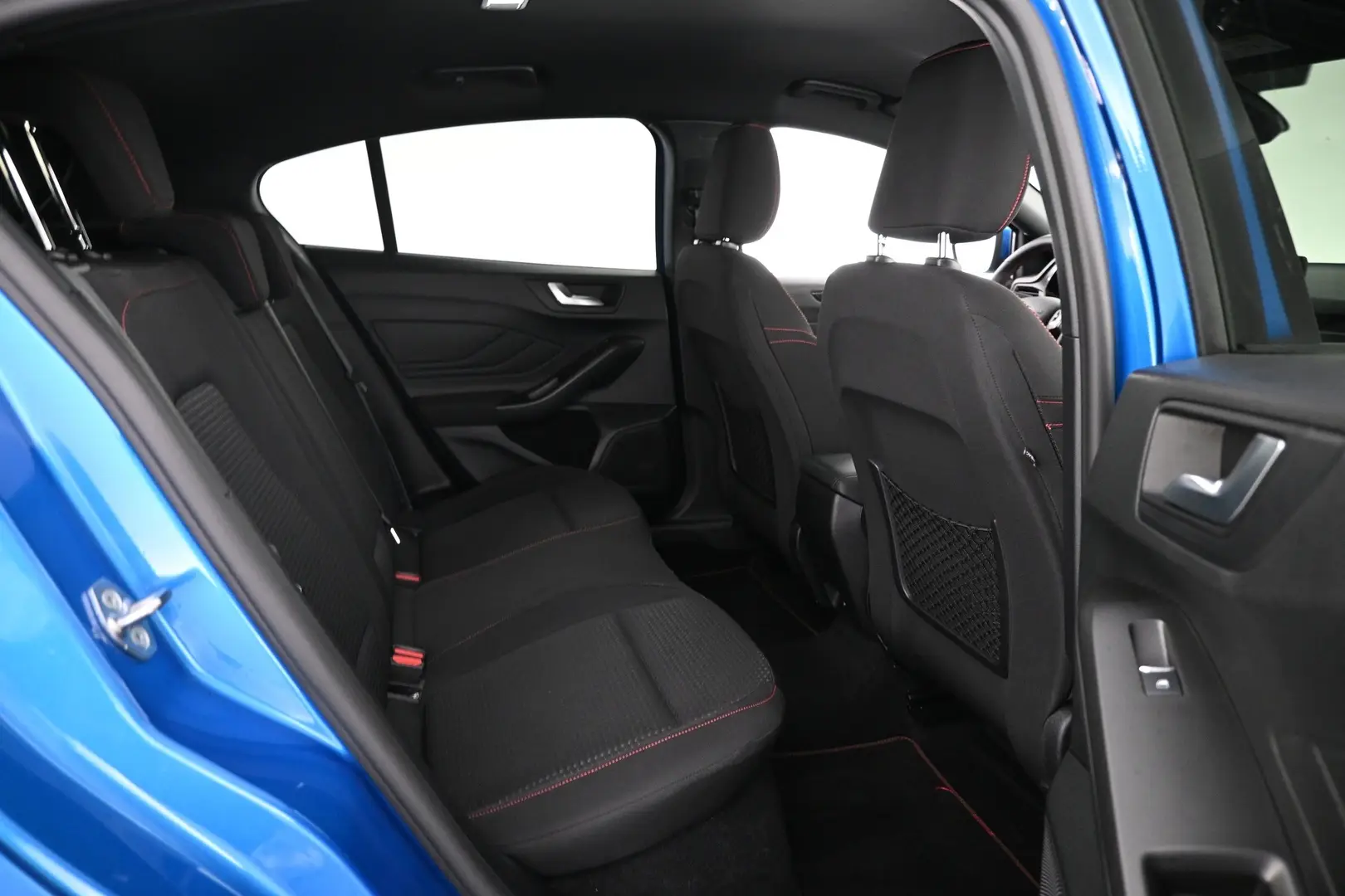 Car Image - 3Q0B6ZzEMtaUoq1jWaJdaL