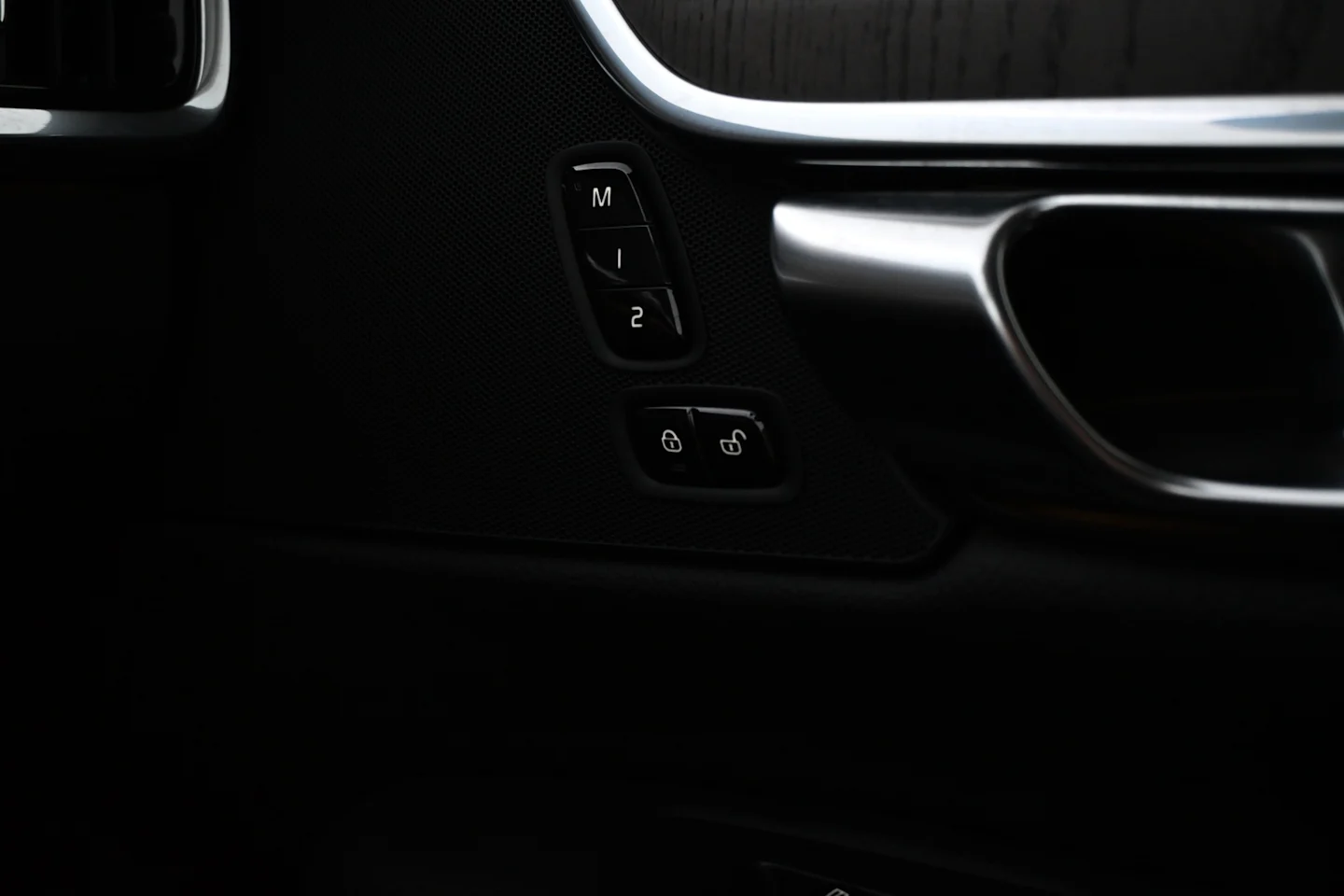 Car Image - 4xaQBJMt9sqErWu7xChVJl