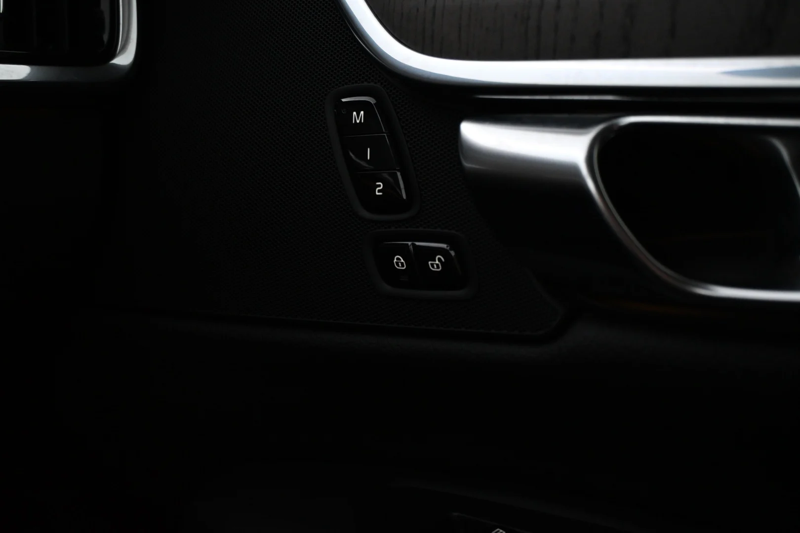 Car Image - 4xaQBJMt9sqErWu7xChVJl