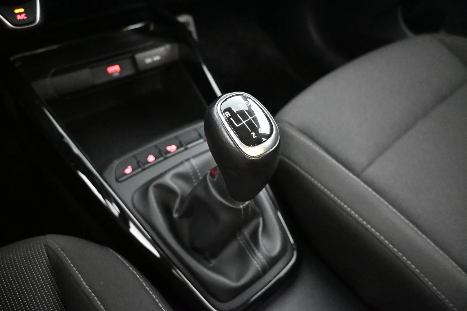Car Image - IAoZhAnRXgvLewQyaOWOj