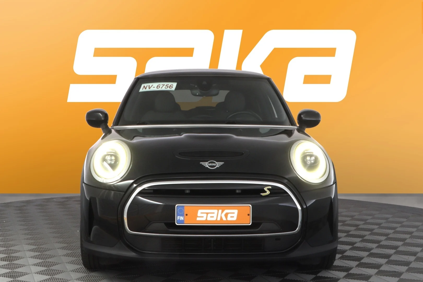 Car Image - 7n0kUmaQM71VImx64YKxsO