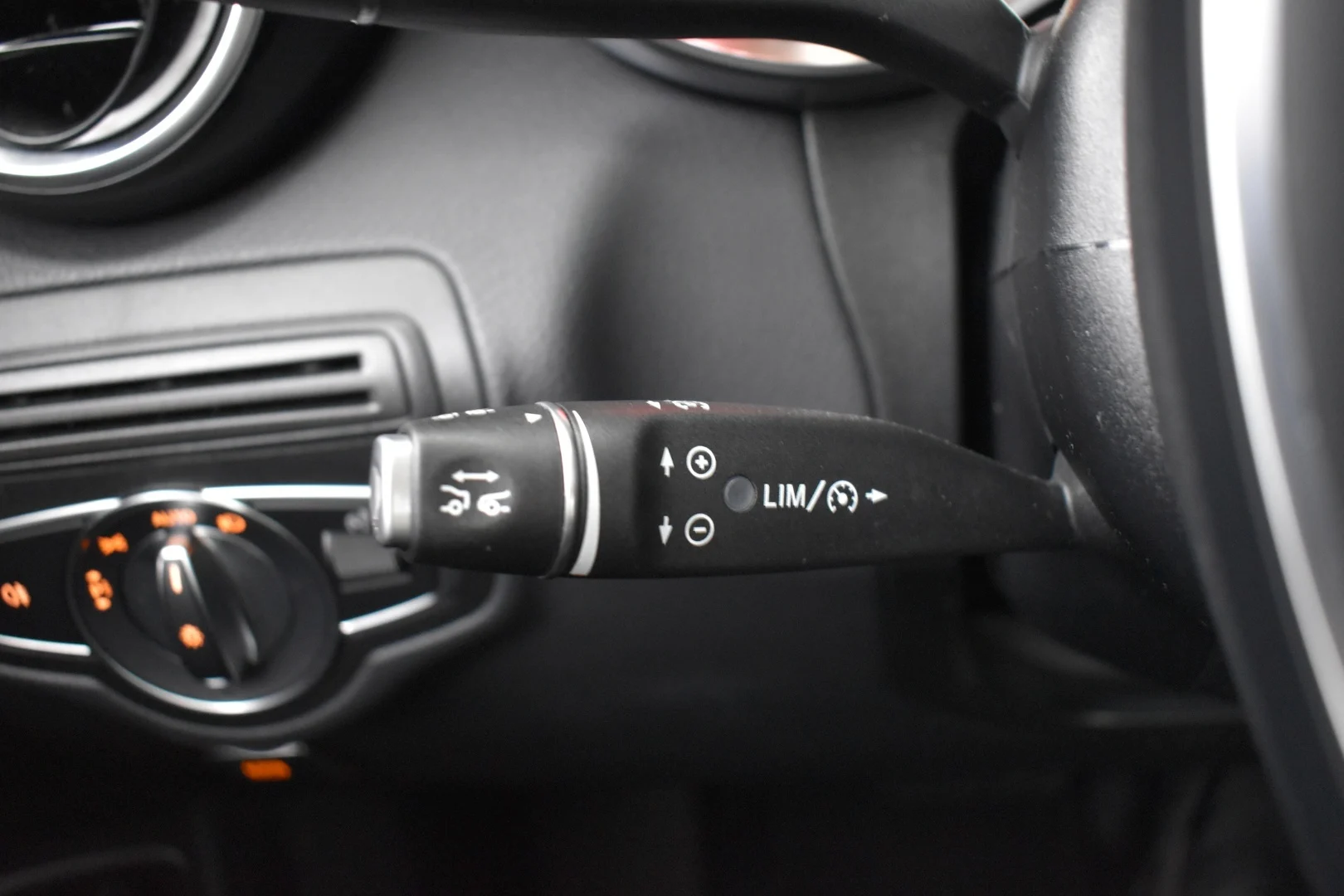 Car Image - g46bAwuS3czKpXLLlibKB