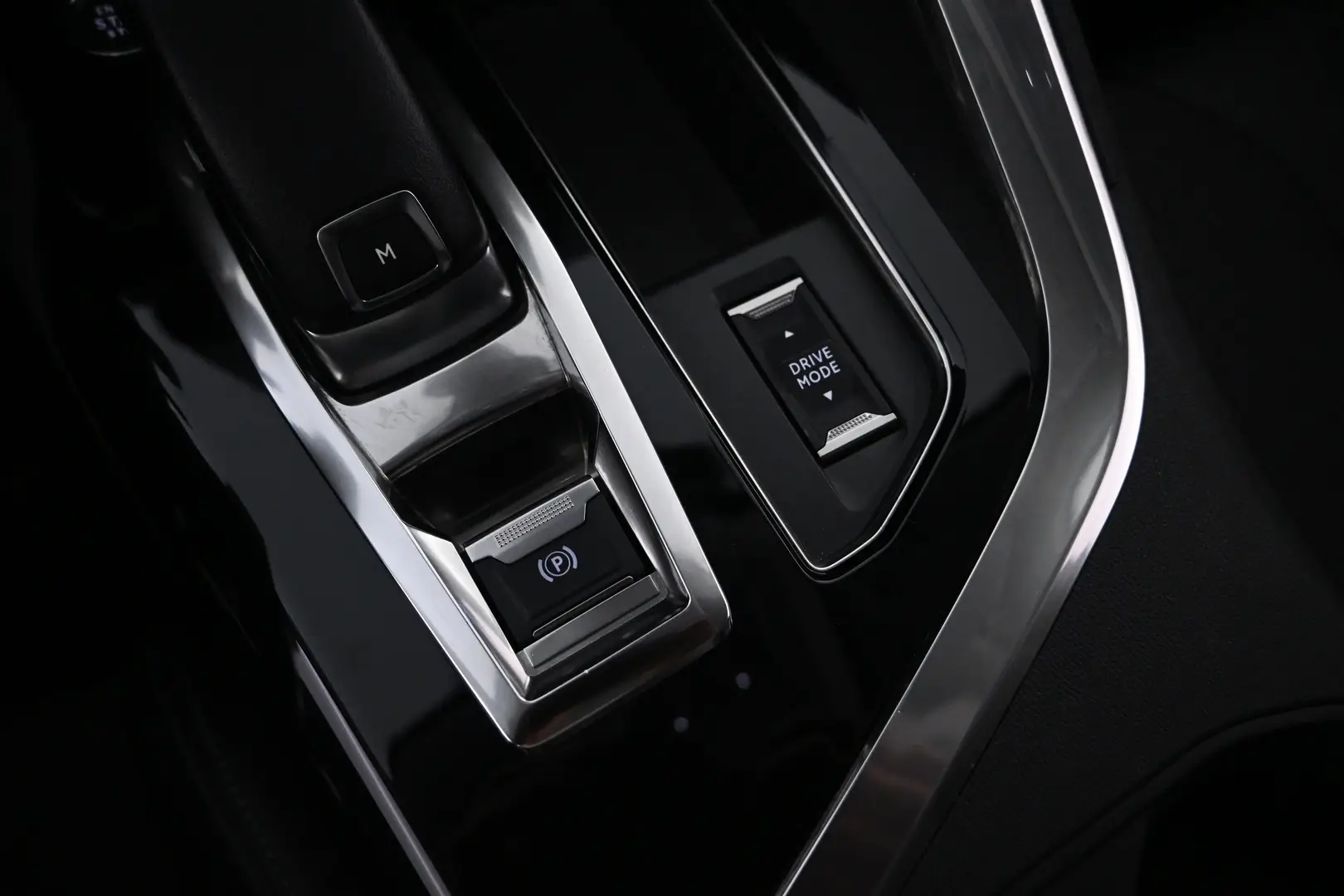 Car Image - 3R0En8F9nL2cBXsMDIMh8N