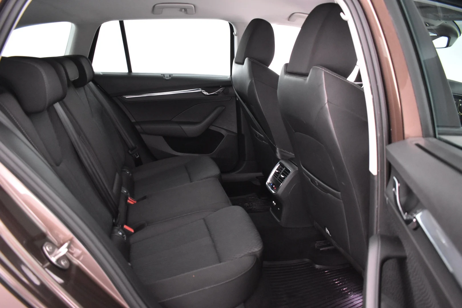 Car Image - 3r13dPwfsbMRi6Kjp9TTyD