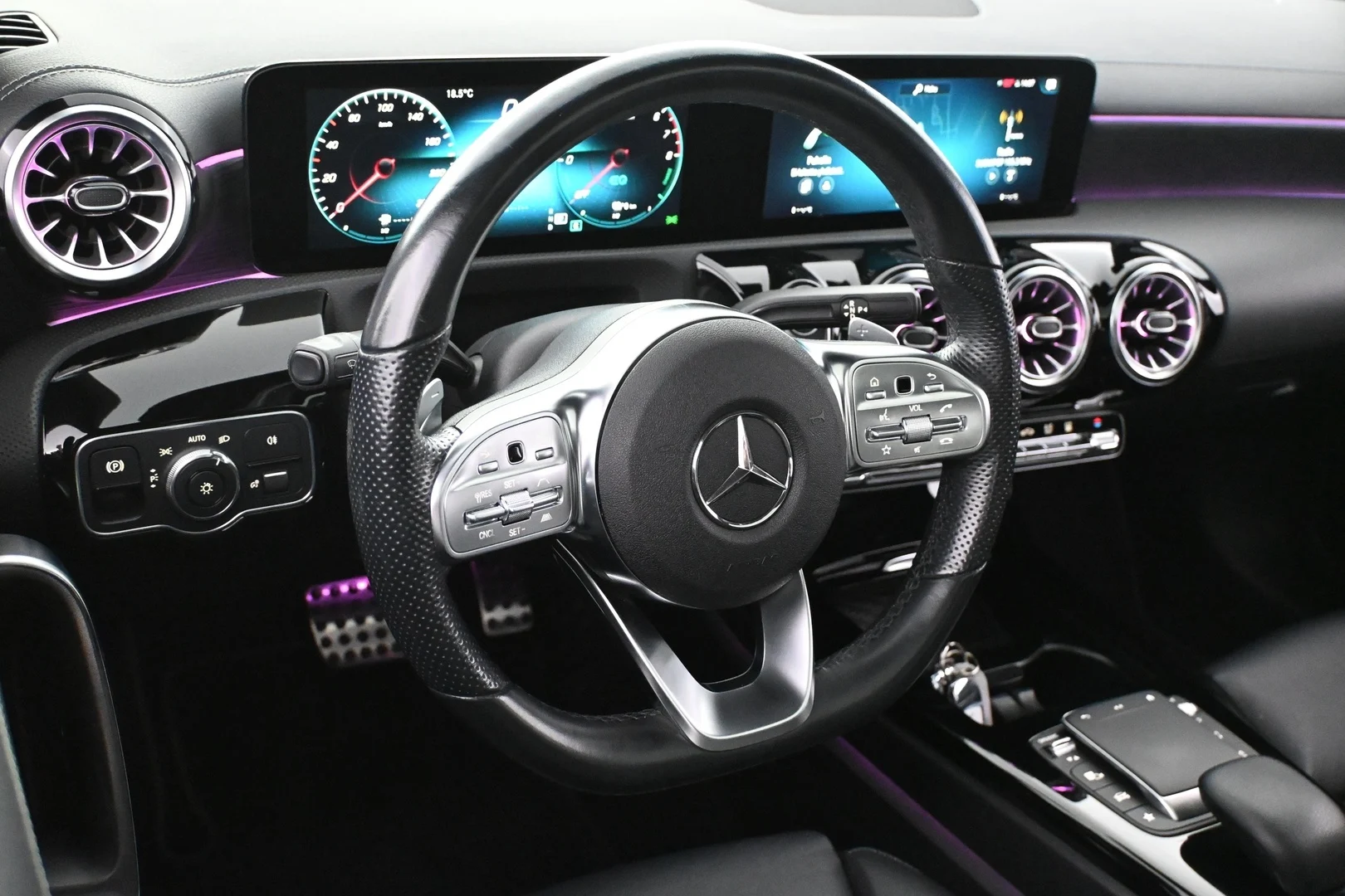 Car Image - 1chbYBBC1YN7jCrXDkYeTz