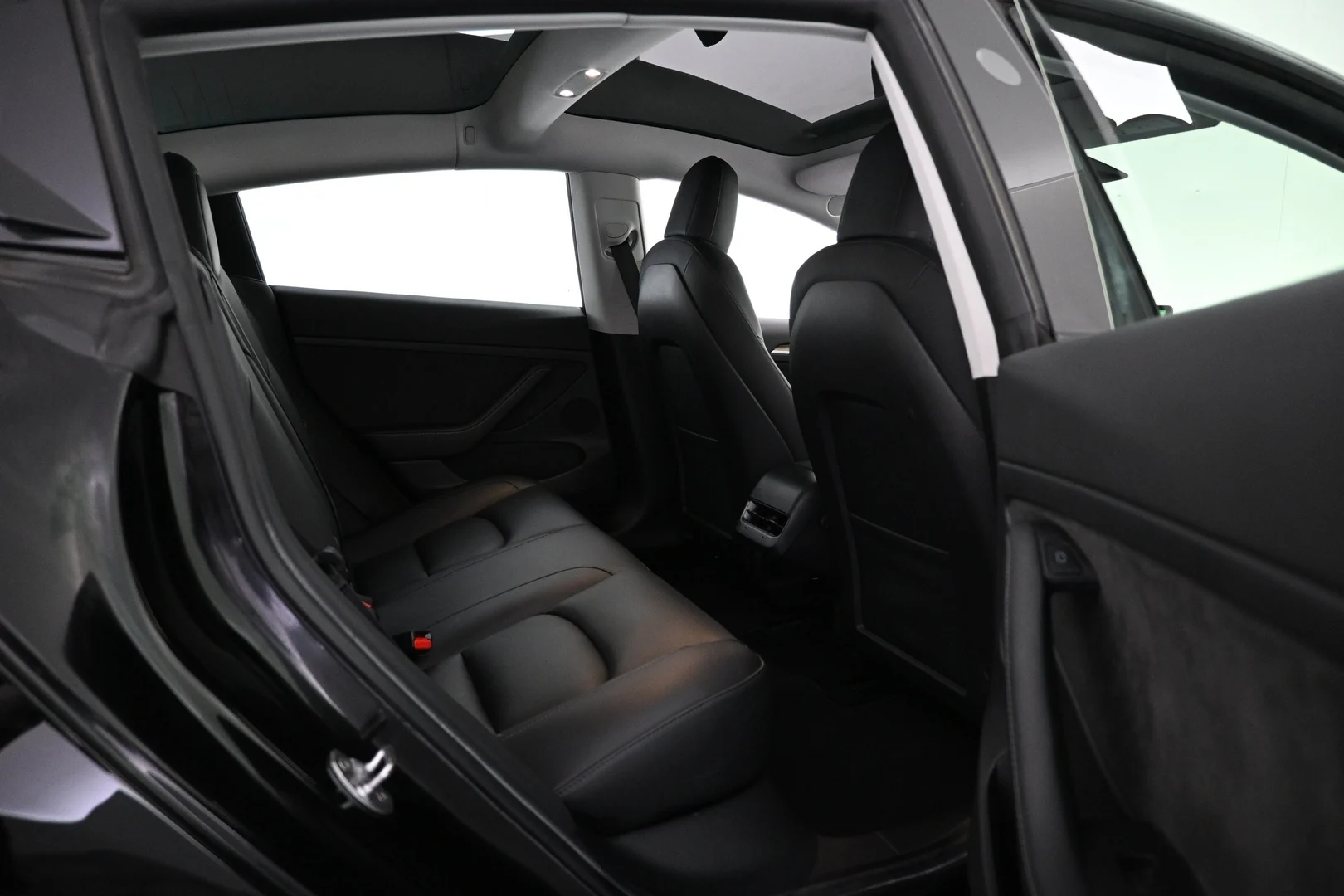 Car Image - 1ZE0K7wES0g2EK3ebDVOGC