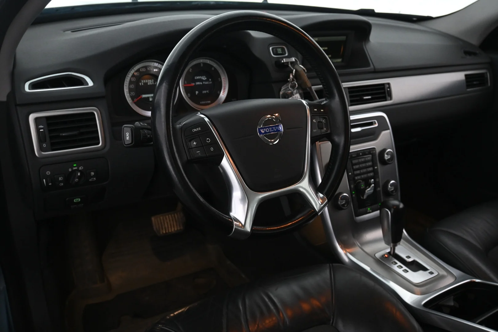 Car Image - 1m2yhTT5Y0sVZon2q8lhL1