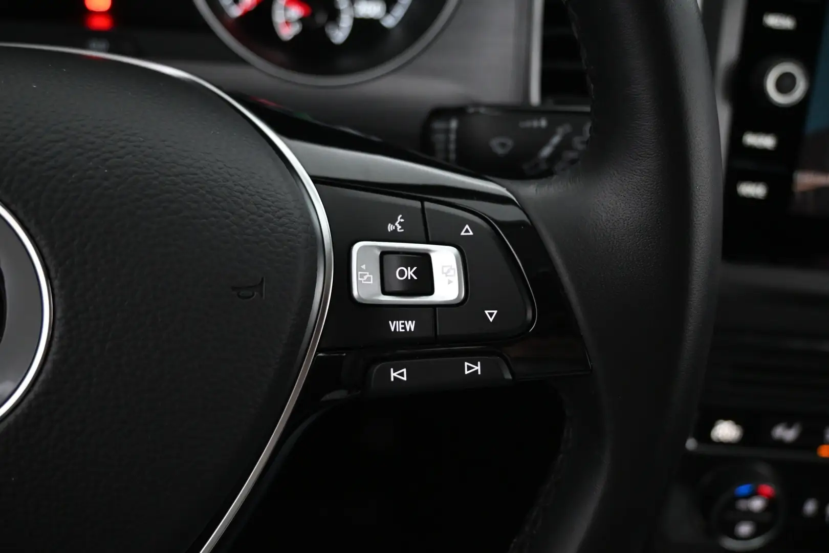 Car Image - 7KmoB11RE43HCBGp4ccymE
