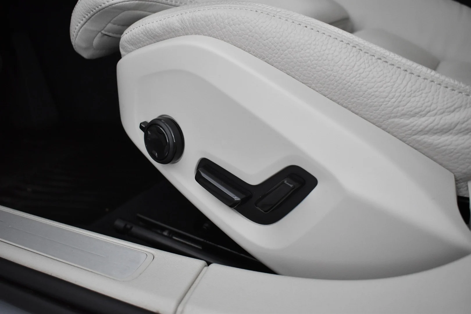 Car Image - 34J4BJ0AotTl6oC31VGAja