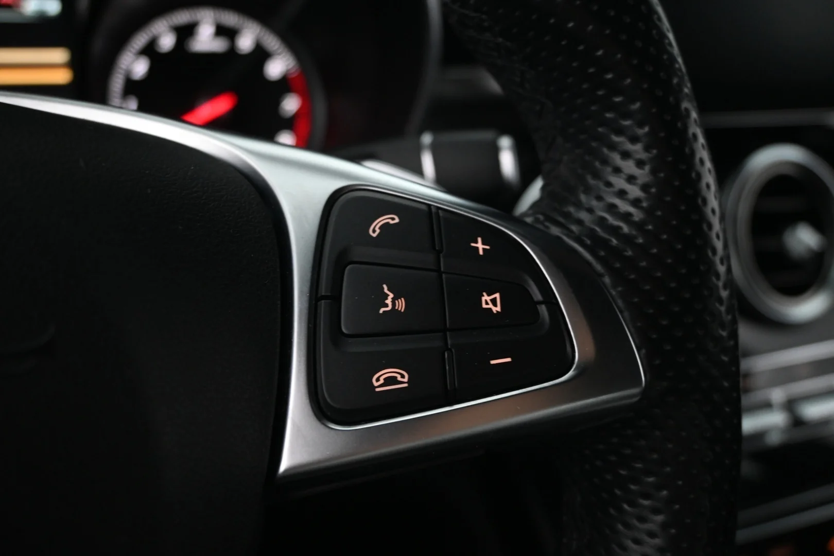 Car Image - 1olMVoCqNQHXVIaGLX0Mjd