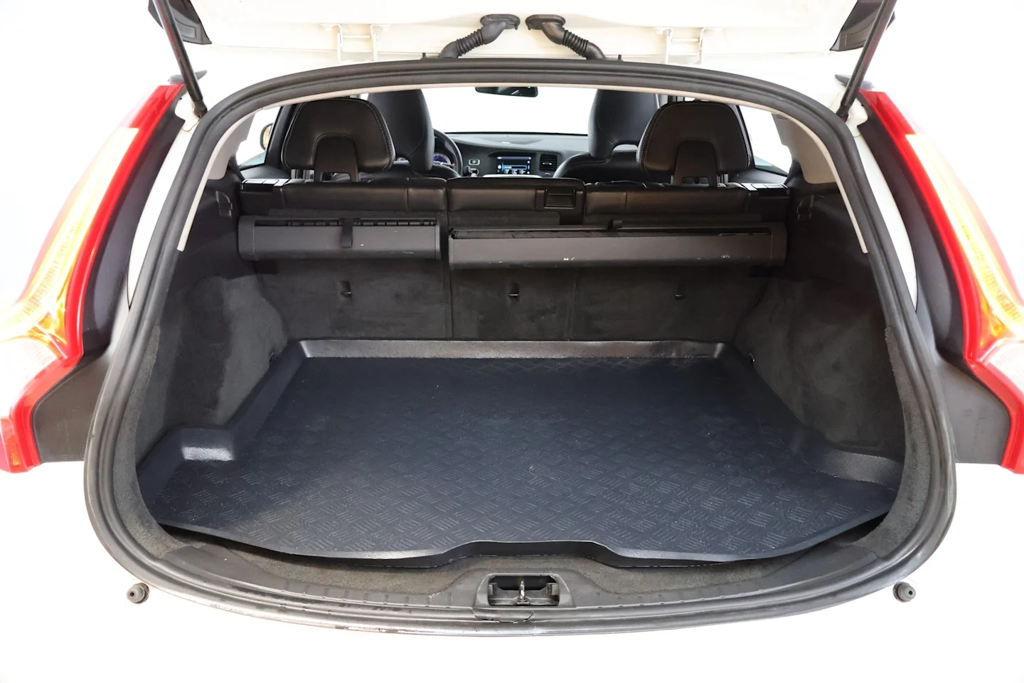 Car Image - 75djZFcxJMzBWvWSkKeMEL
