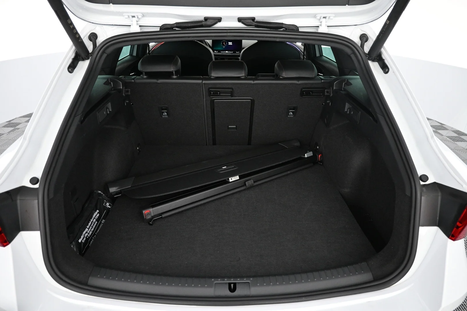 Car Image - 2R6pKSttT4oaZ7A7BxnMMK