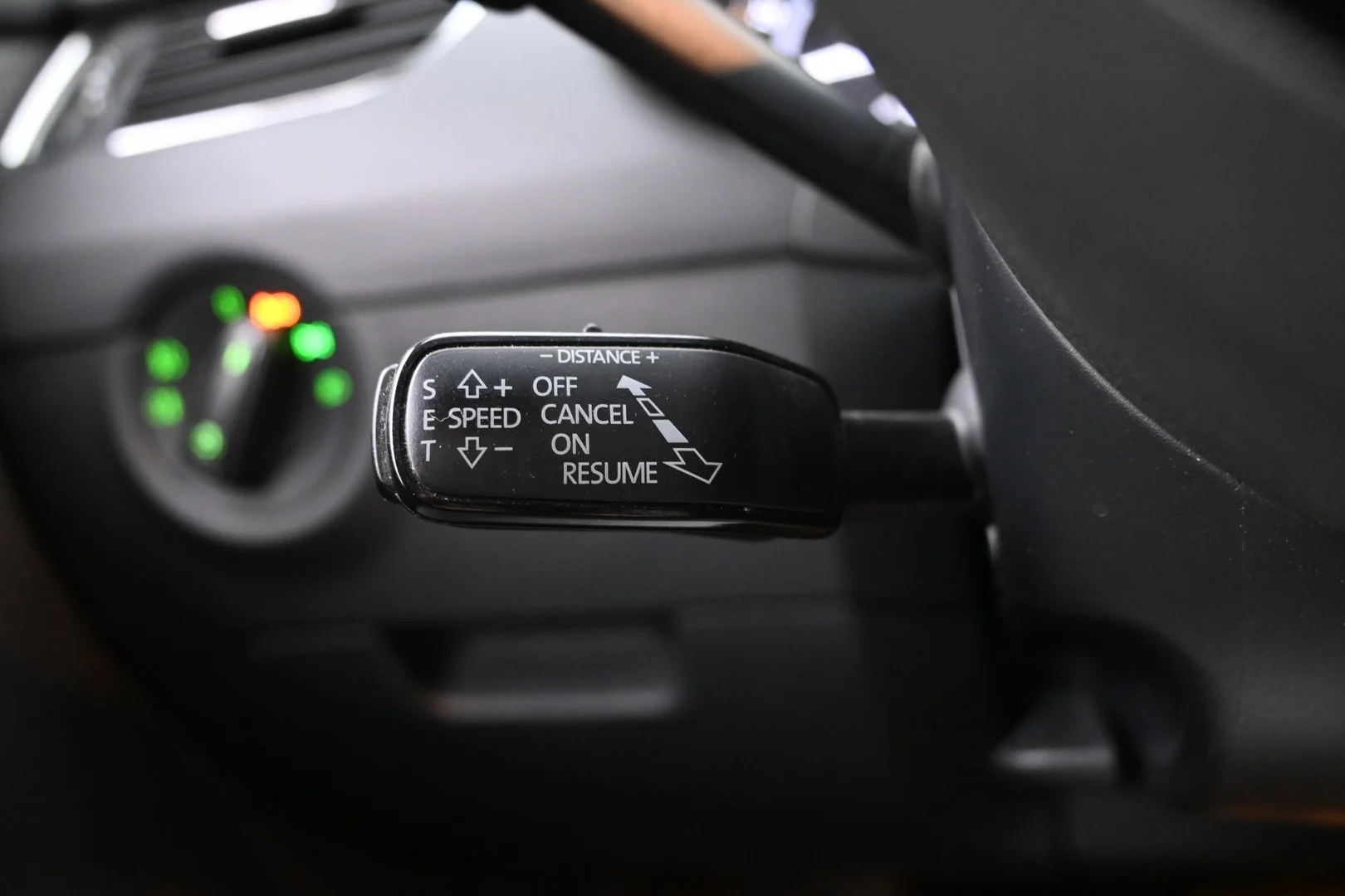 Car Image - 1YovOHW3QaEarbbtDP9Ac4