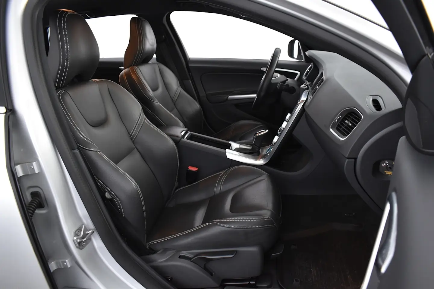 Car Image - 2ecGrzxKAuZZNgQFm3FuUj
