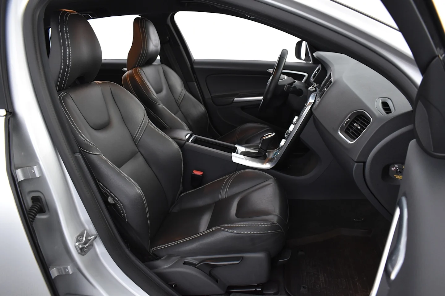 Car Image - 2ecGrzxKAuZZNgQFm3FuUj