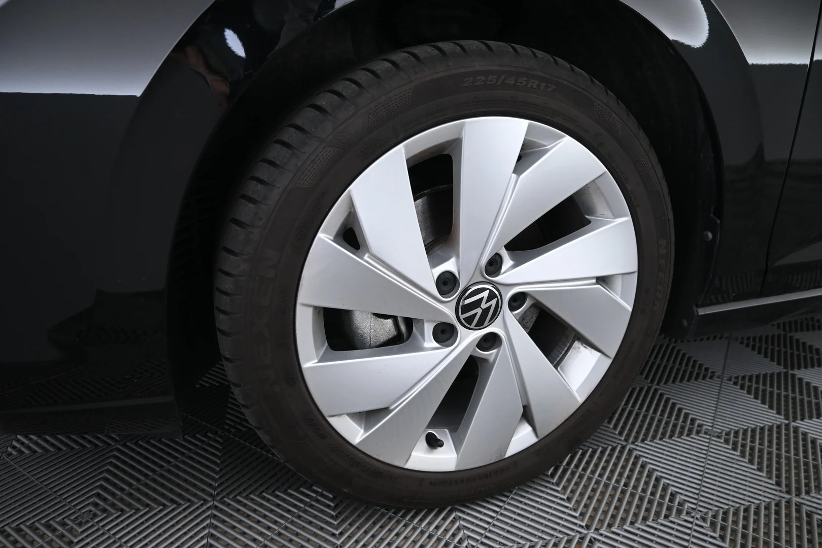 Car Image - 5oO1BCR33WvCF3MYs0b6zD