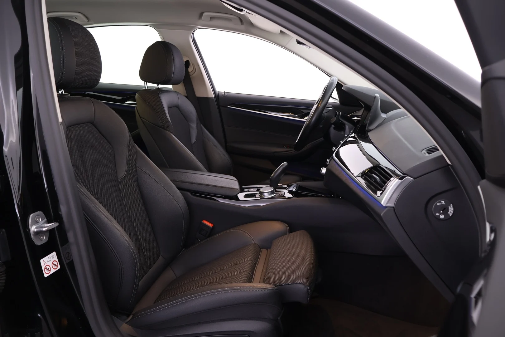 Car Image - 45Pg6pQFJFKP1jvEuqMgTC